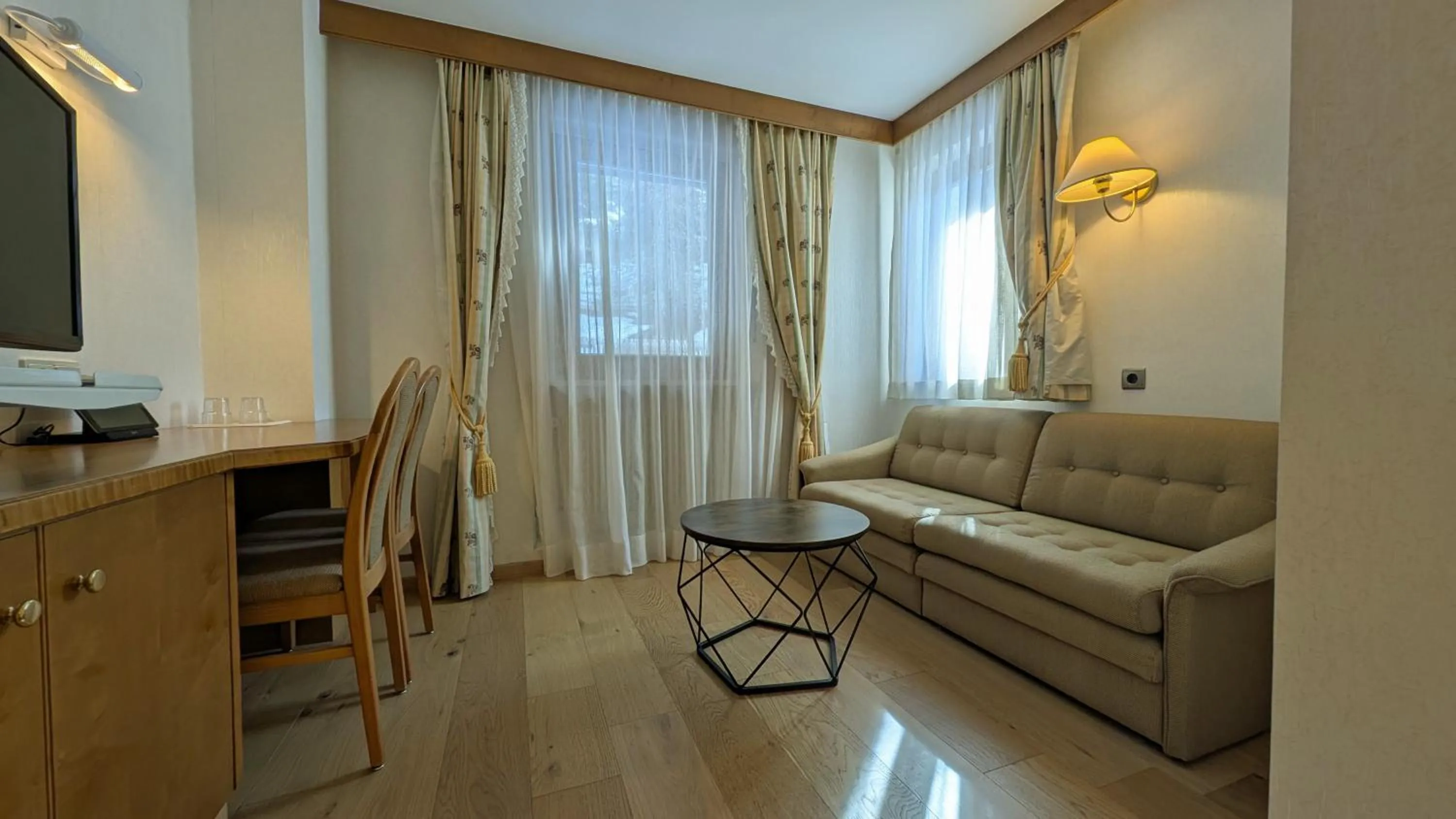 Photo of the whole room in Hotel Zebru