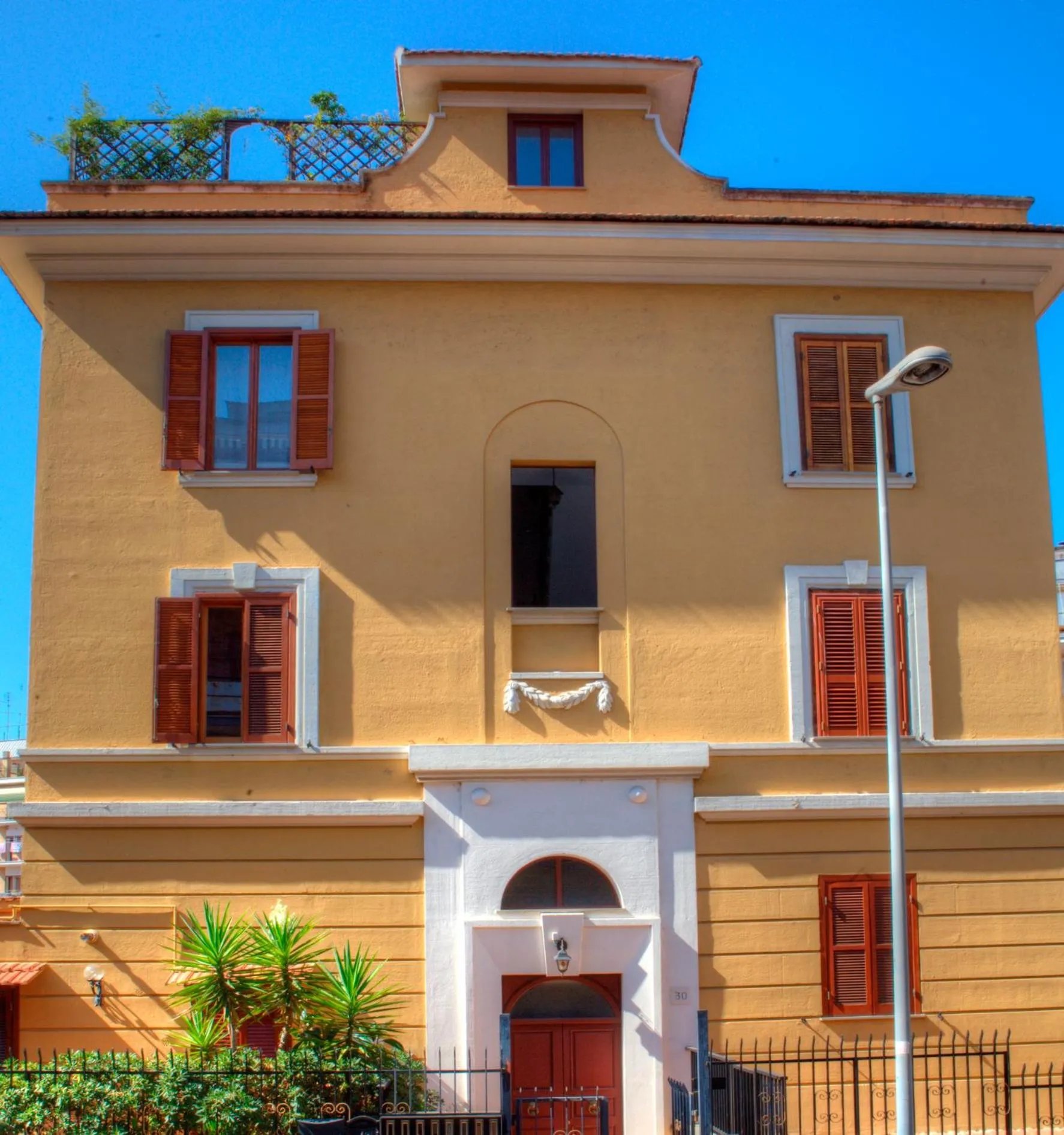 Property building in Bed and Breakfast 30