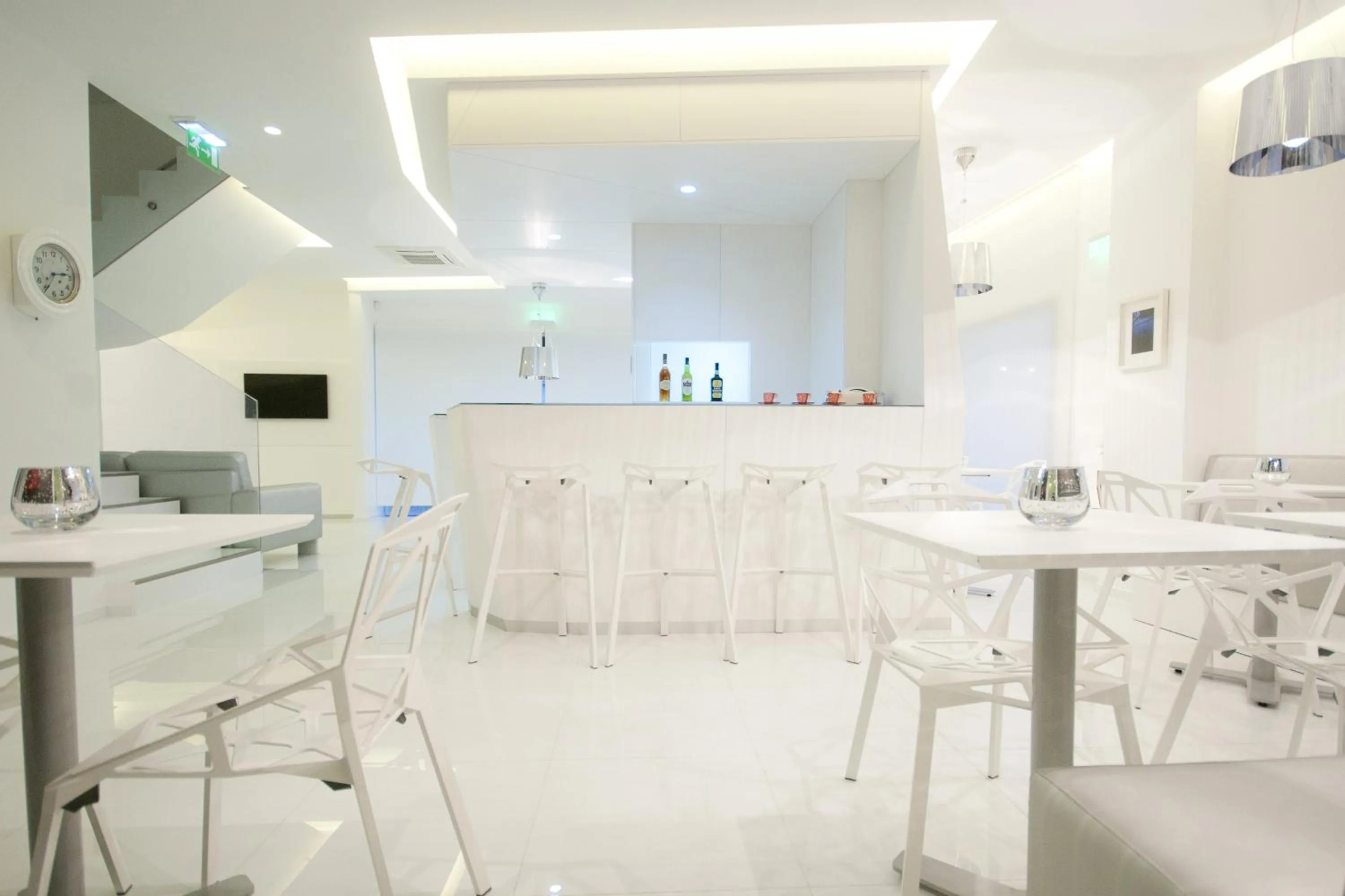 Restaurant/places to eat in Hotel Magic