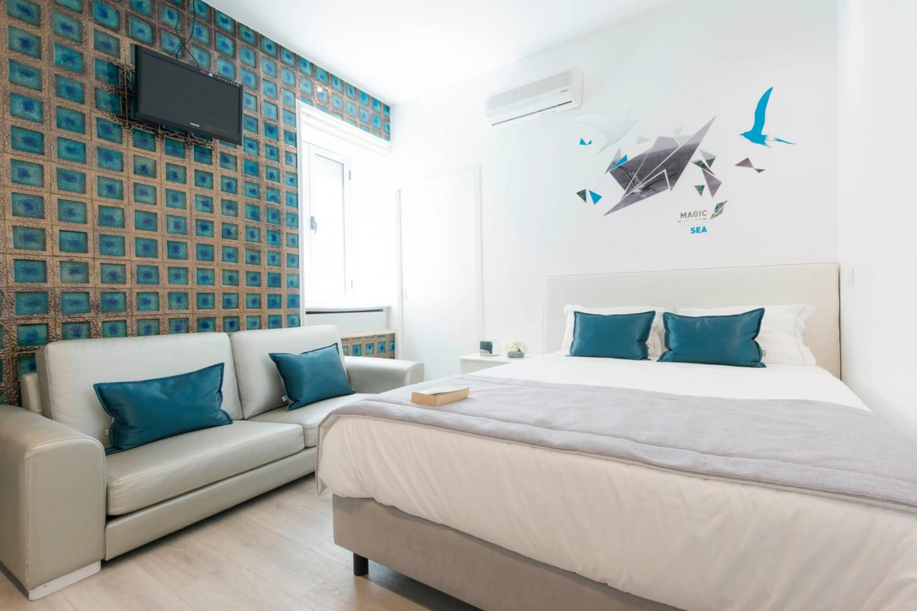 Photo of the whole room, Bed in Hotel Magic