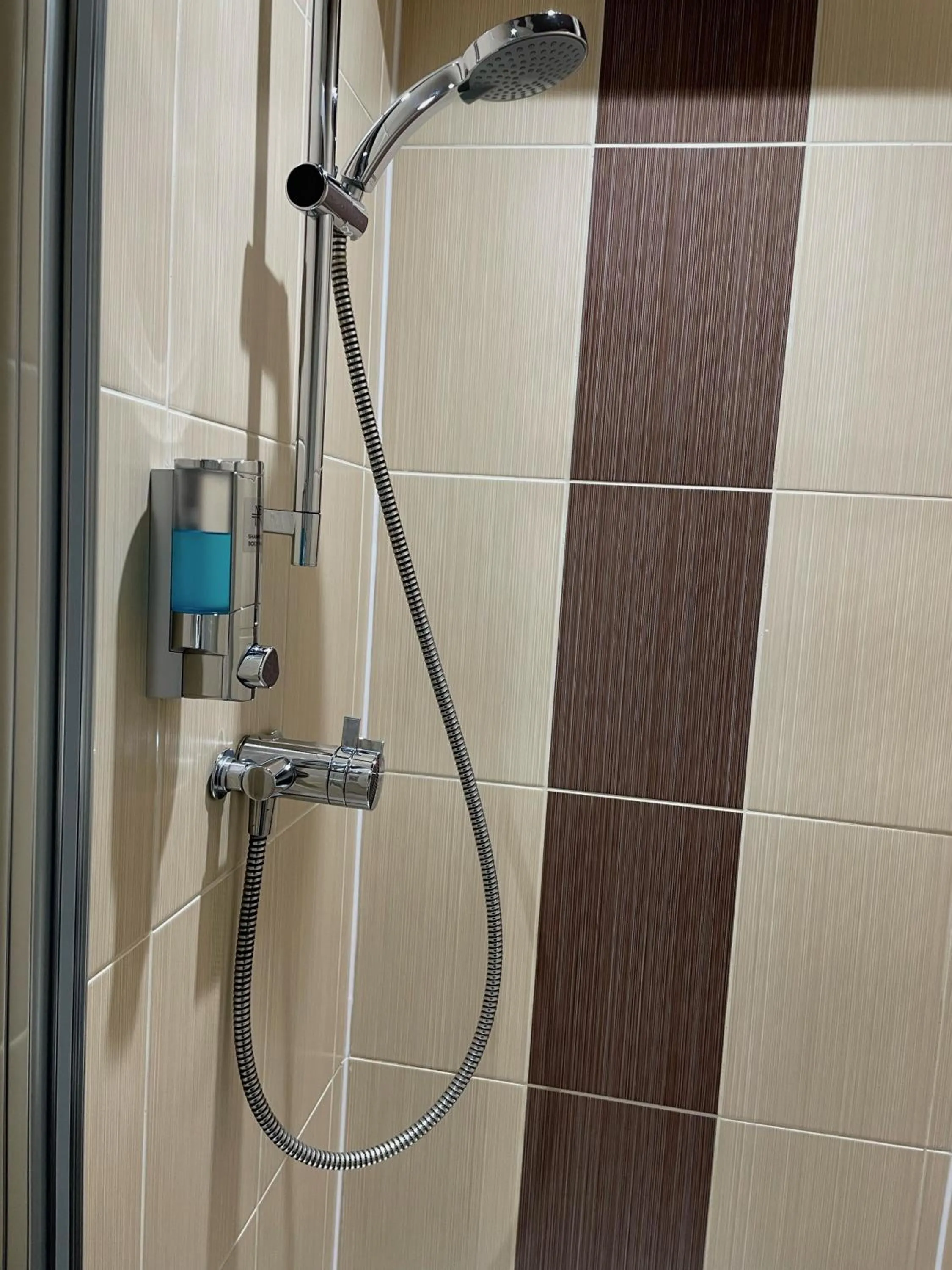 Shower in The Ranald Hotel