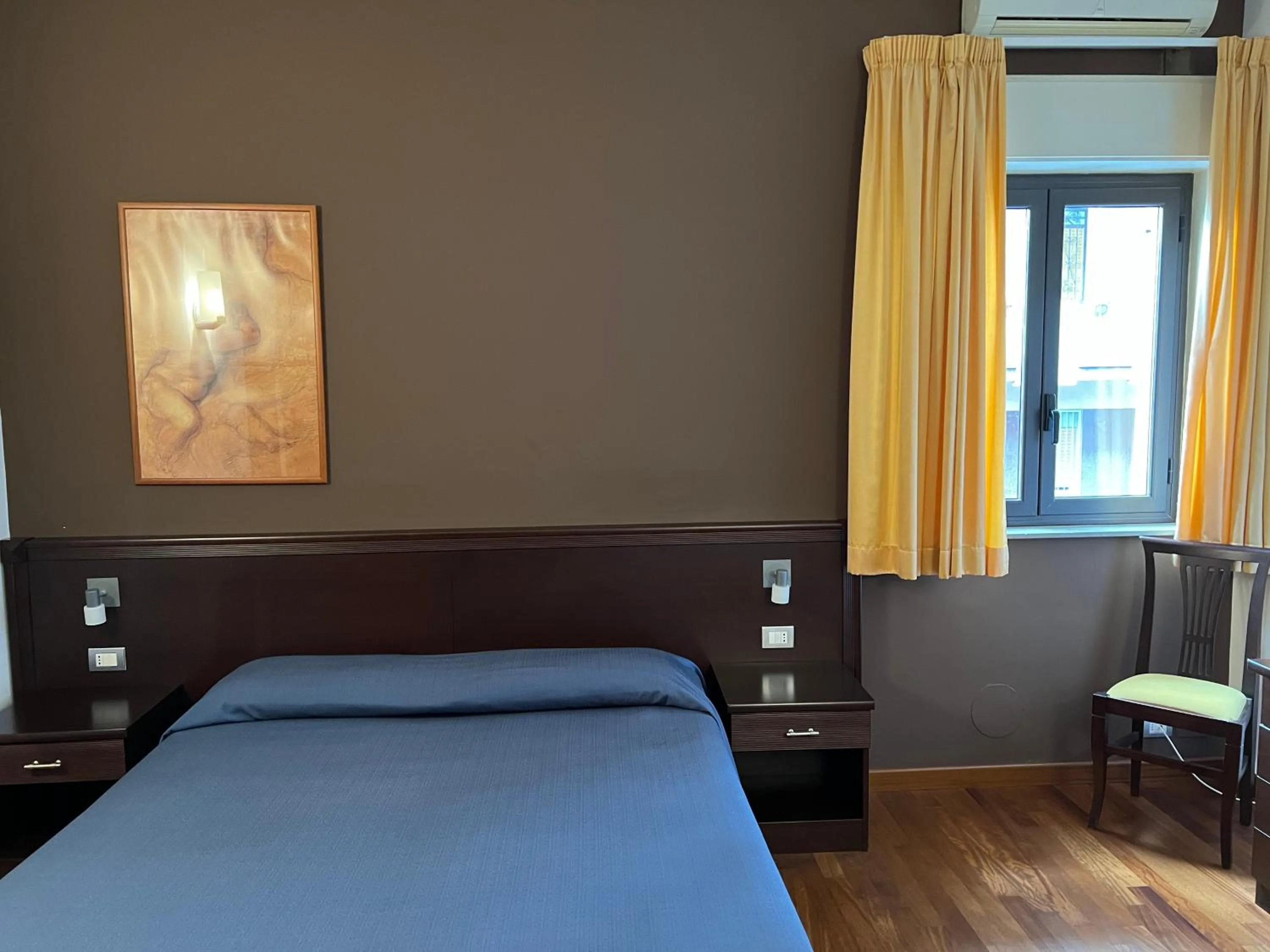 Photo of the whole room, Bed in Residence San Martino