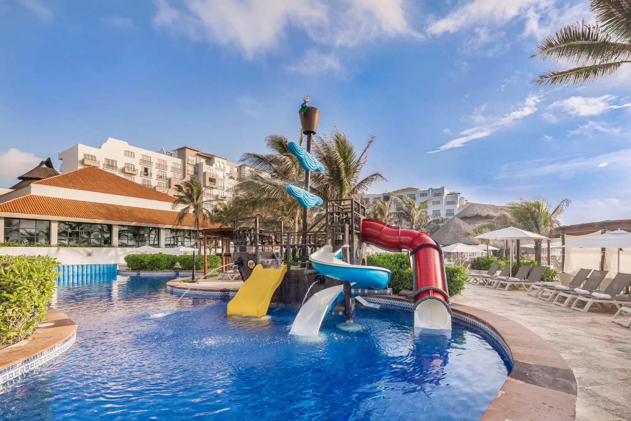 Swimming pool in Fiesta Americana Condesa Cancun - All Inclusive