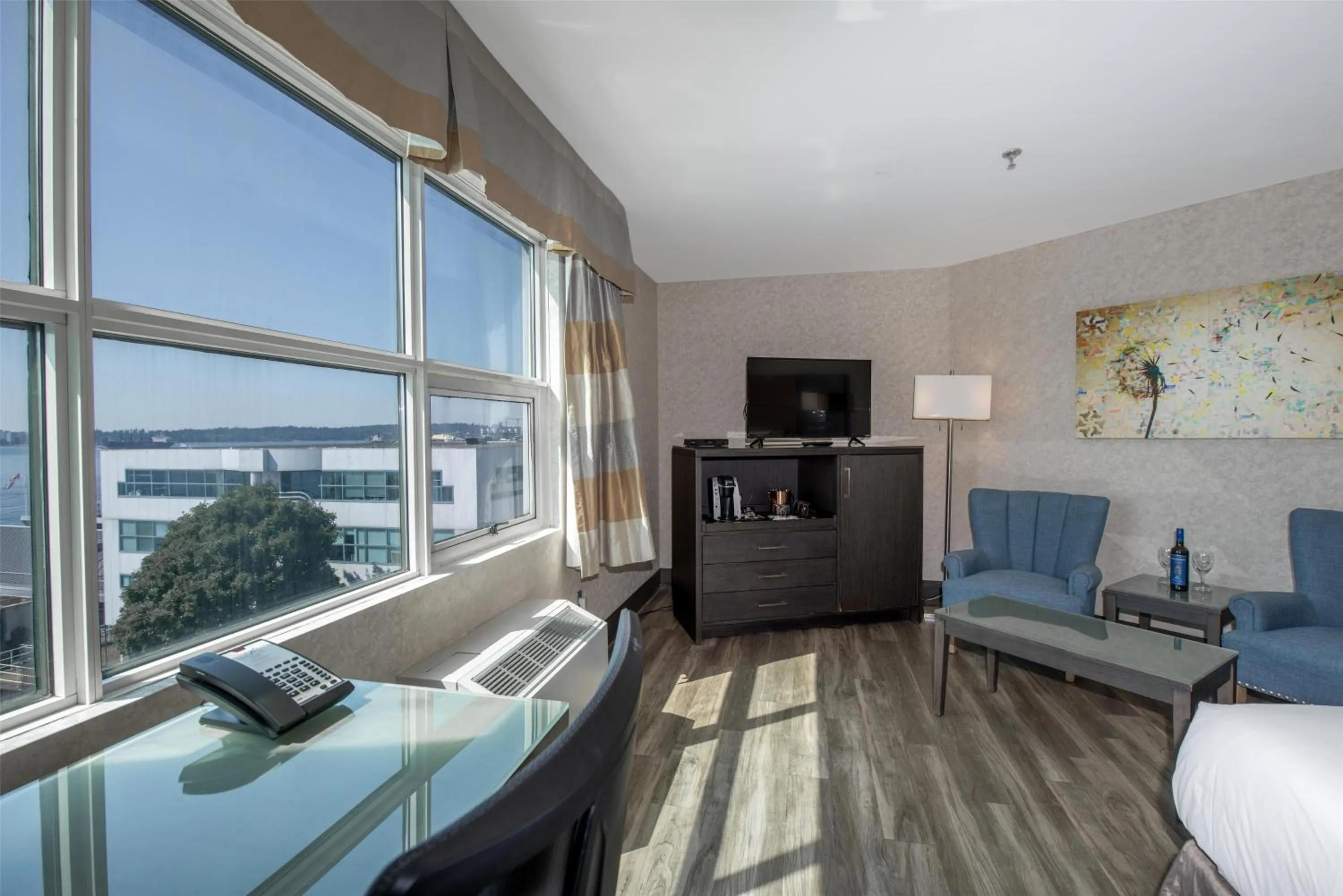 Bedroom in Coast Lonsdale Quay Hotel