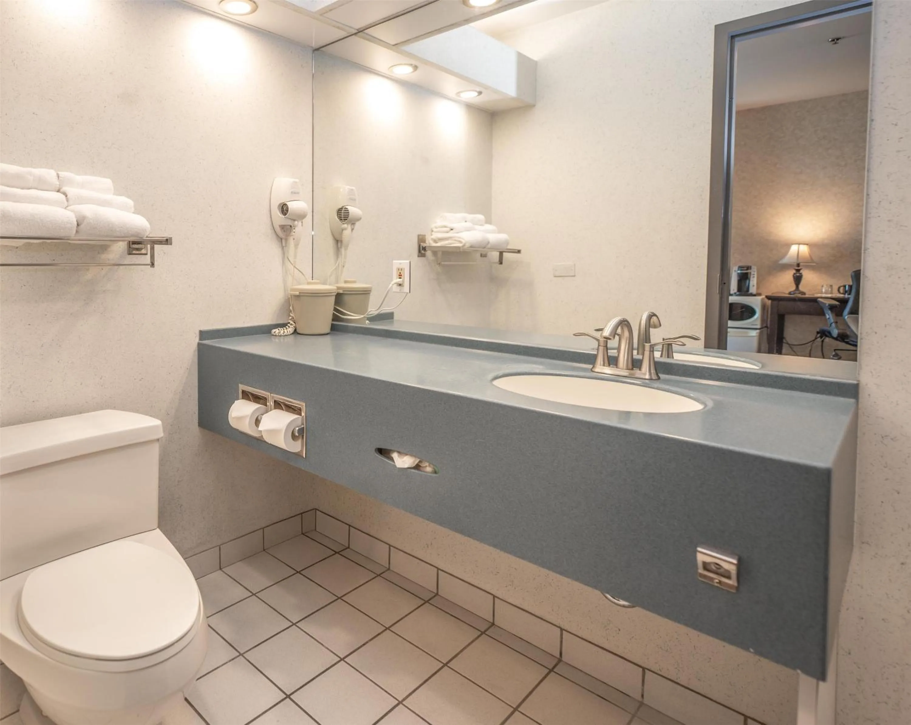 Bathroom in Coast Lonsdale Quay Hotel