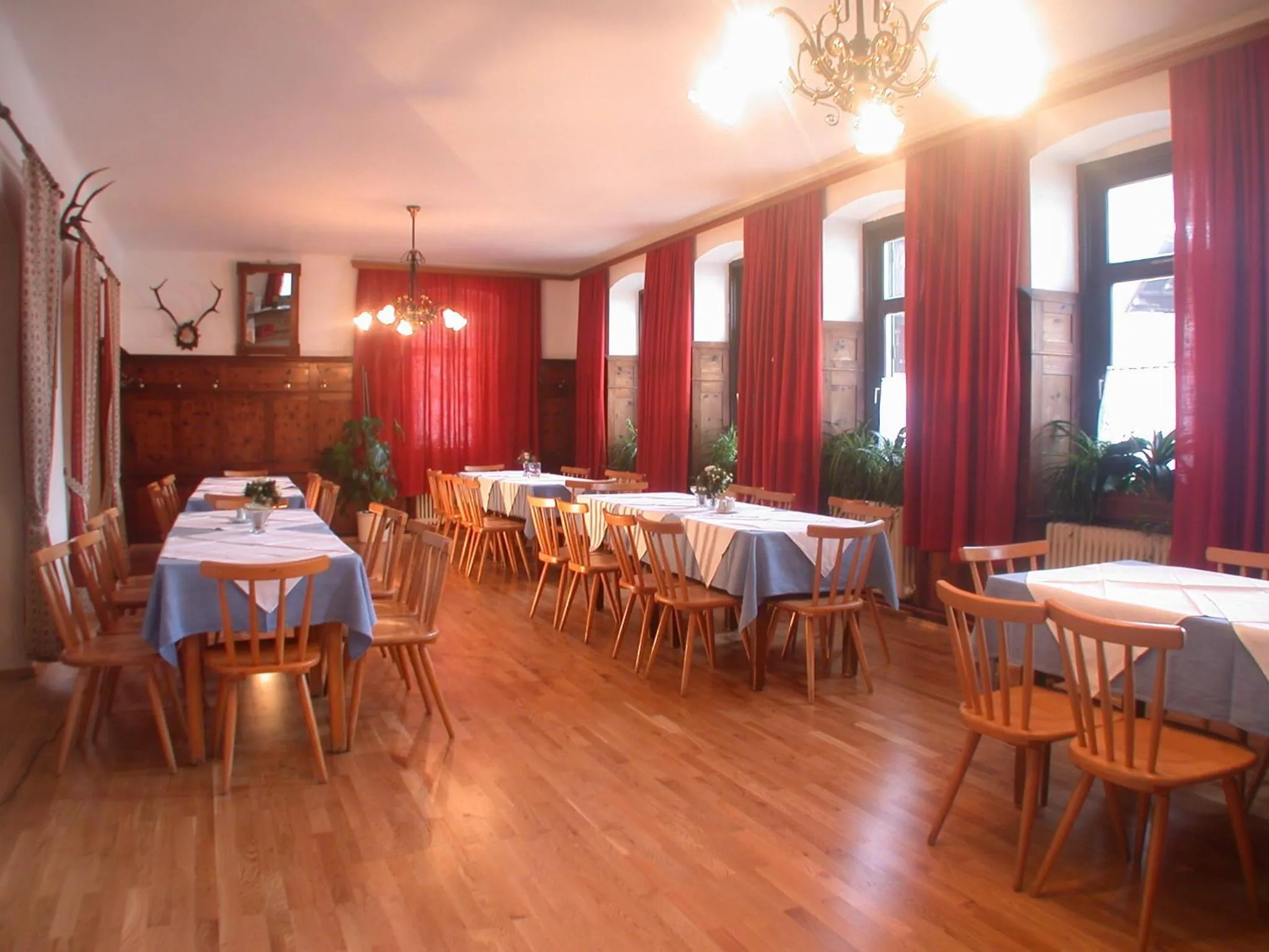 Restaurant/places to eat in Jugendgästehaus Gosauschmied