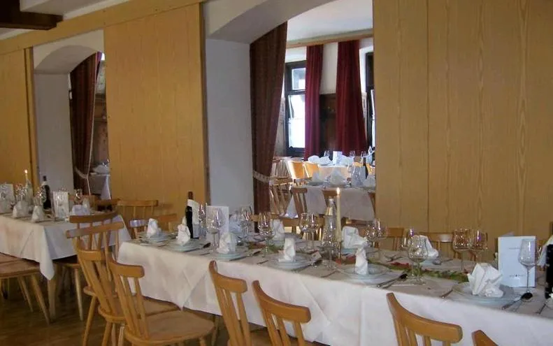 Restaurant/places to eat in Jugendgästehaus Gosauschmied