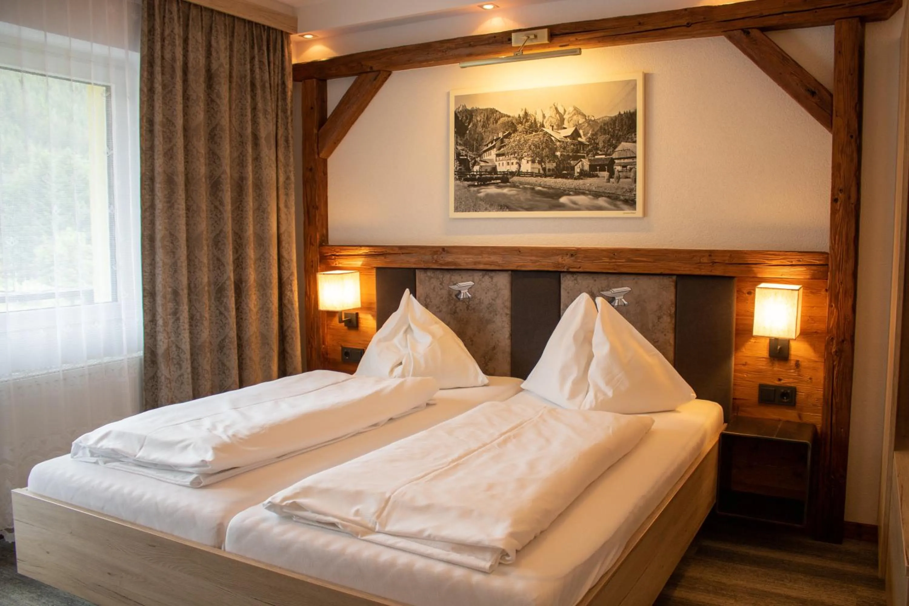 Bed in Gasthof Gosauschmied