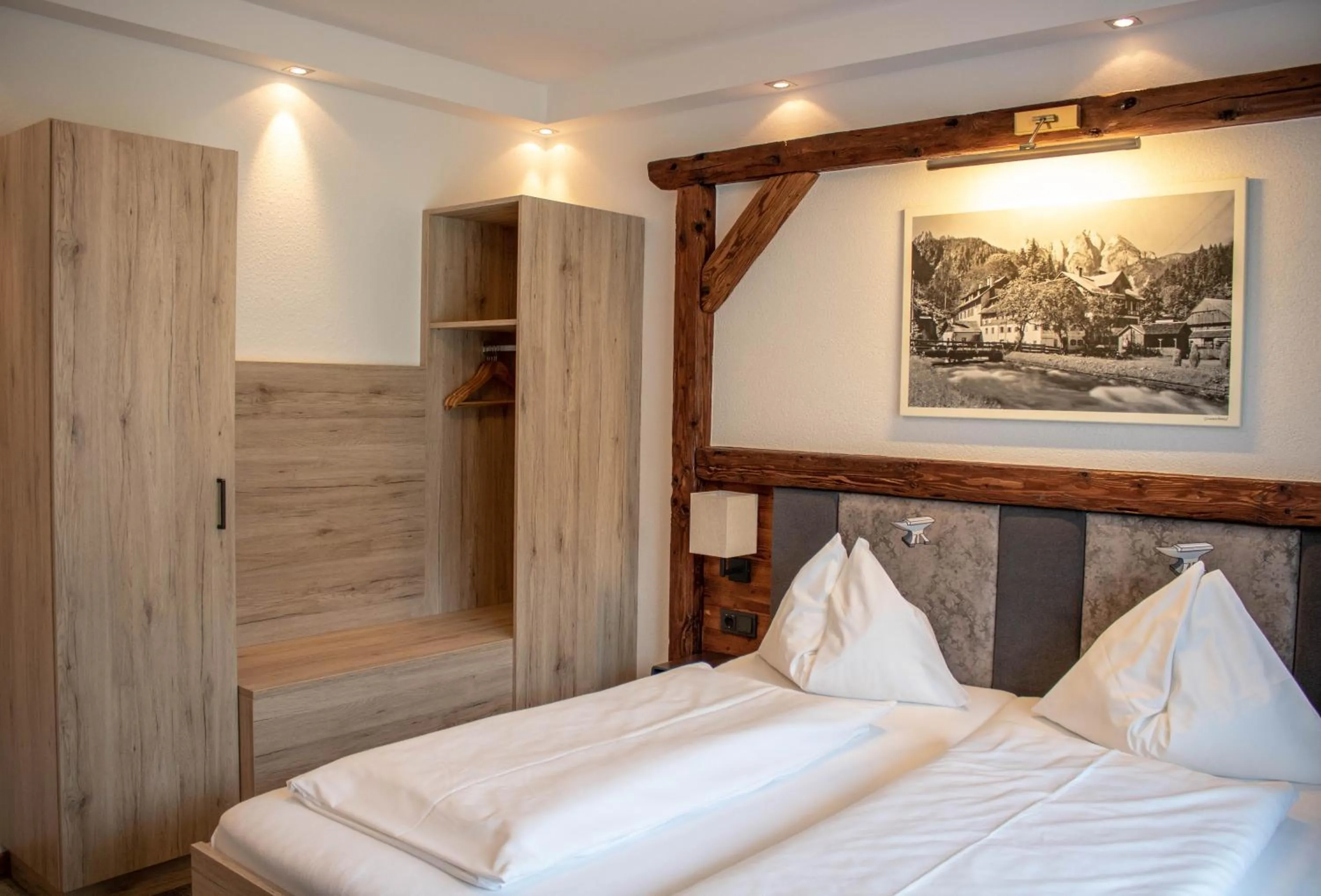 Bed in Gasthof Gosauschmied