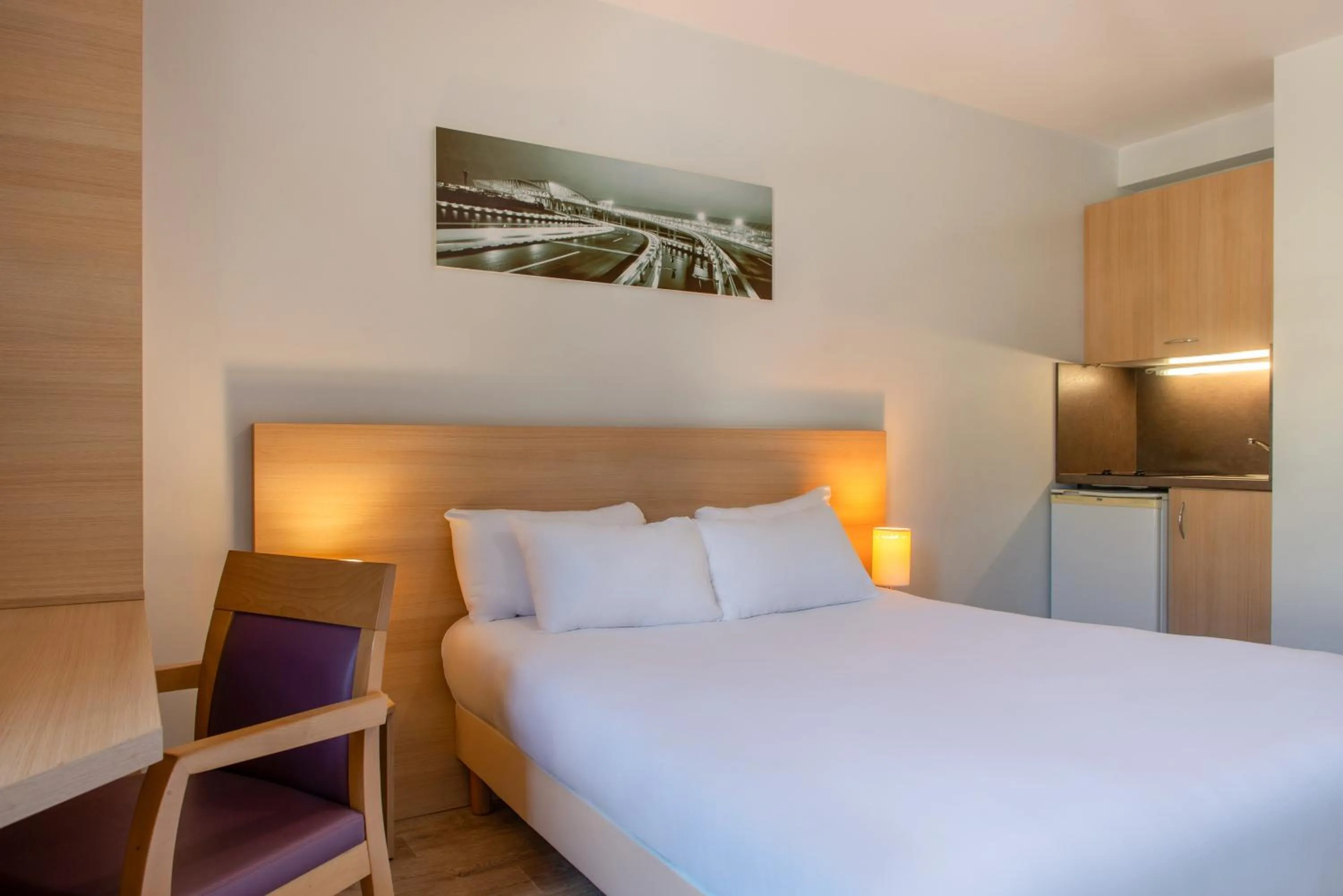 Bed in EastLodge Lyon Est Eurexpo