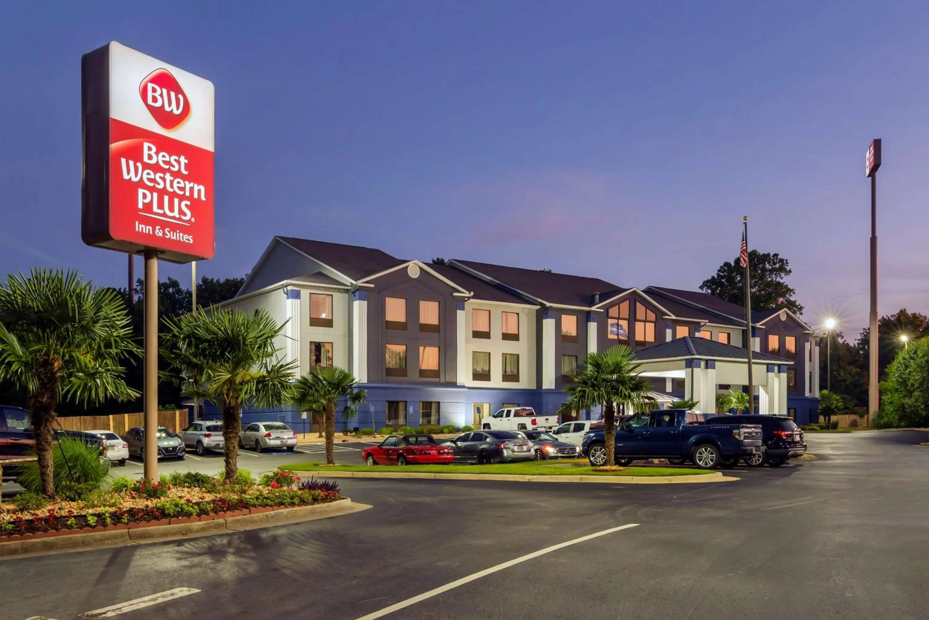 Property building in Best Western Plus McDonough Inn & Suites