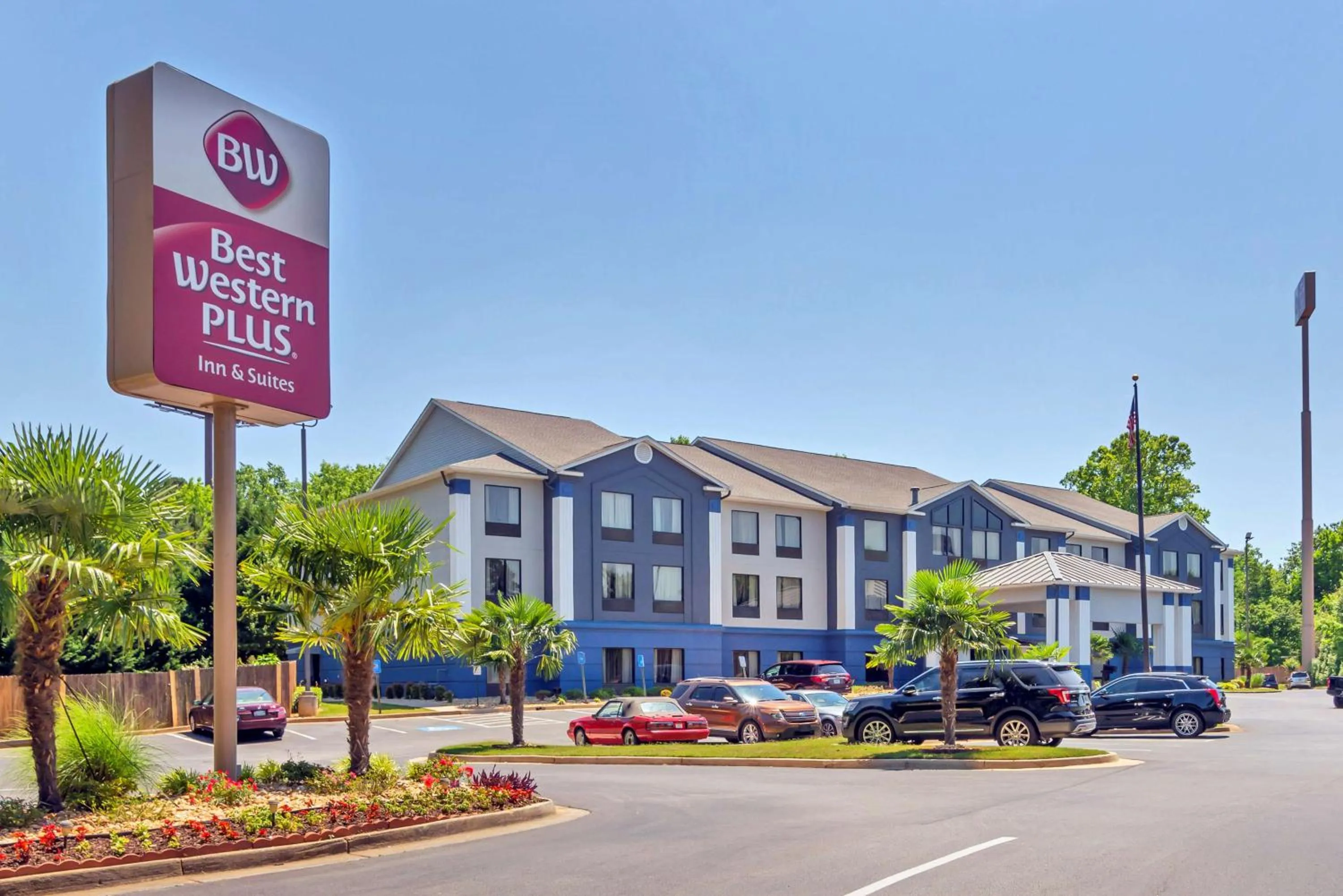 Property building in Best Western Plus McDonough Inn & Suites