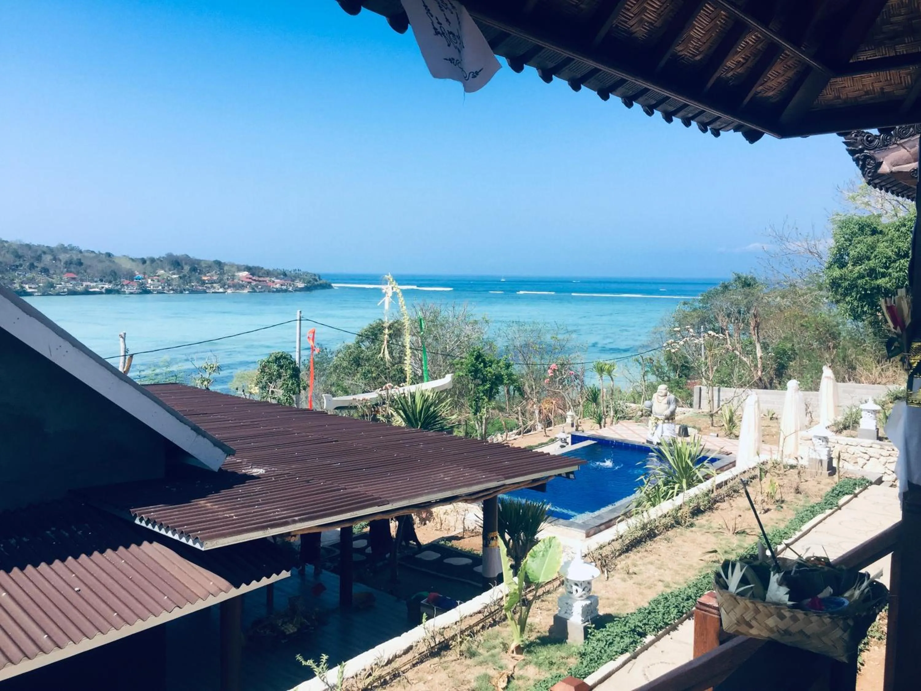 Sea view in Sunday Huts Lembongan