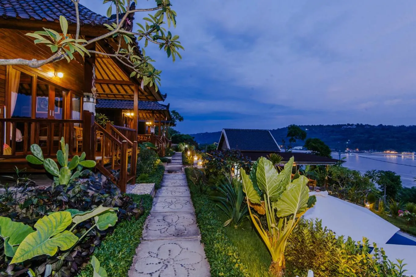 Sea view in Sunday Huts Lembongan