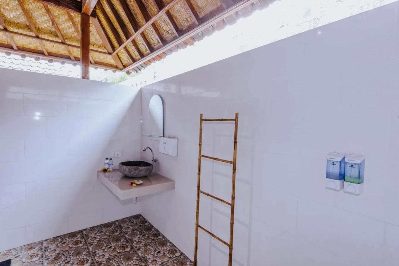 Sunday Huts Lembongan