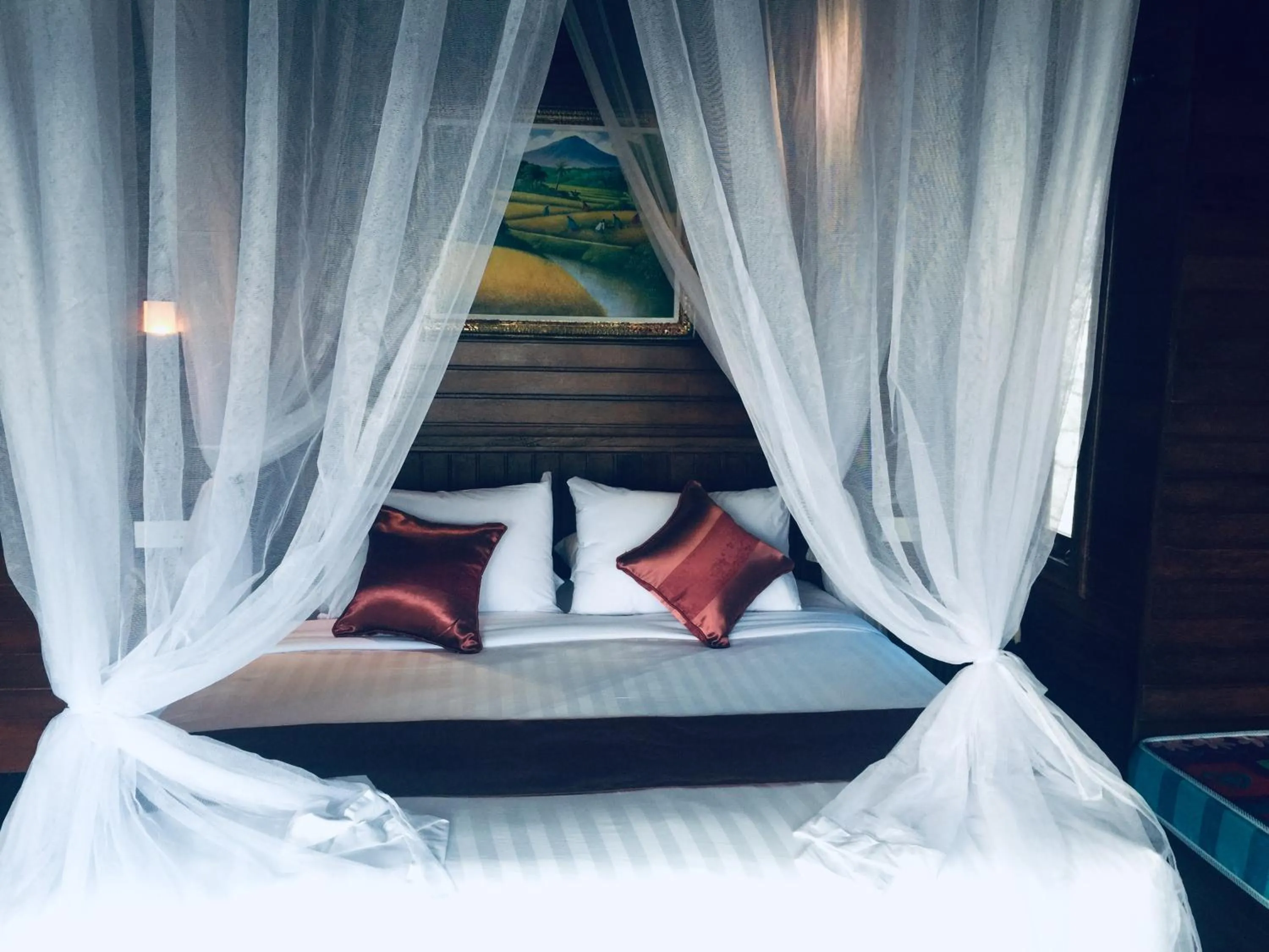 Bed in Sunday Huts Lembongan