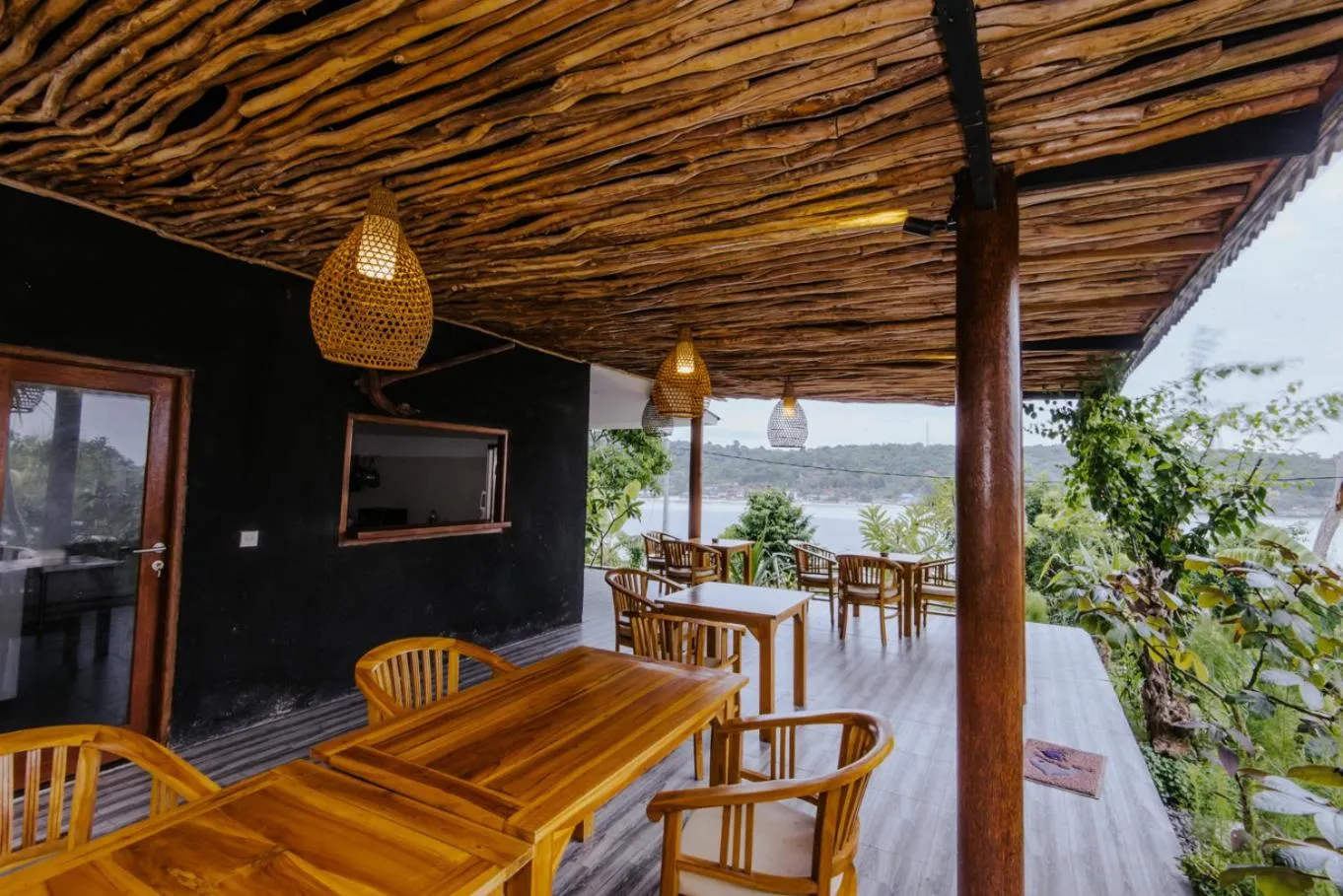 Sunday Huts Lembongan