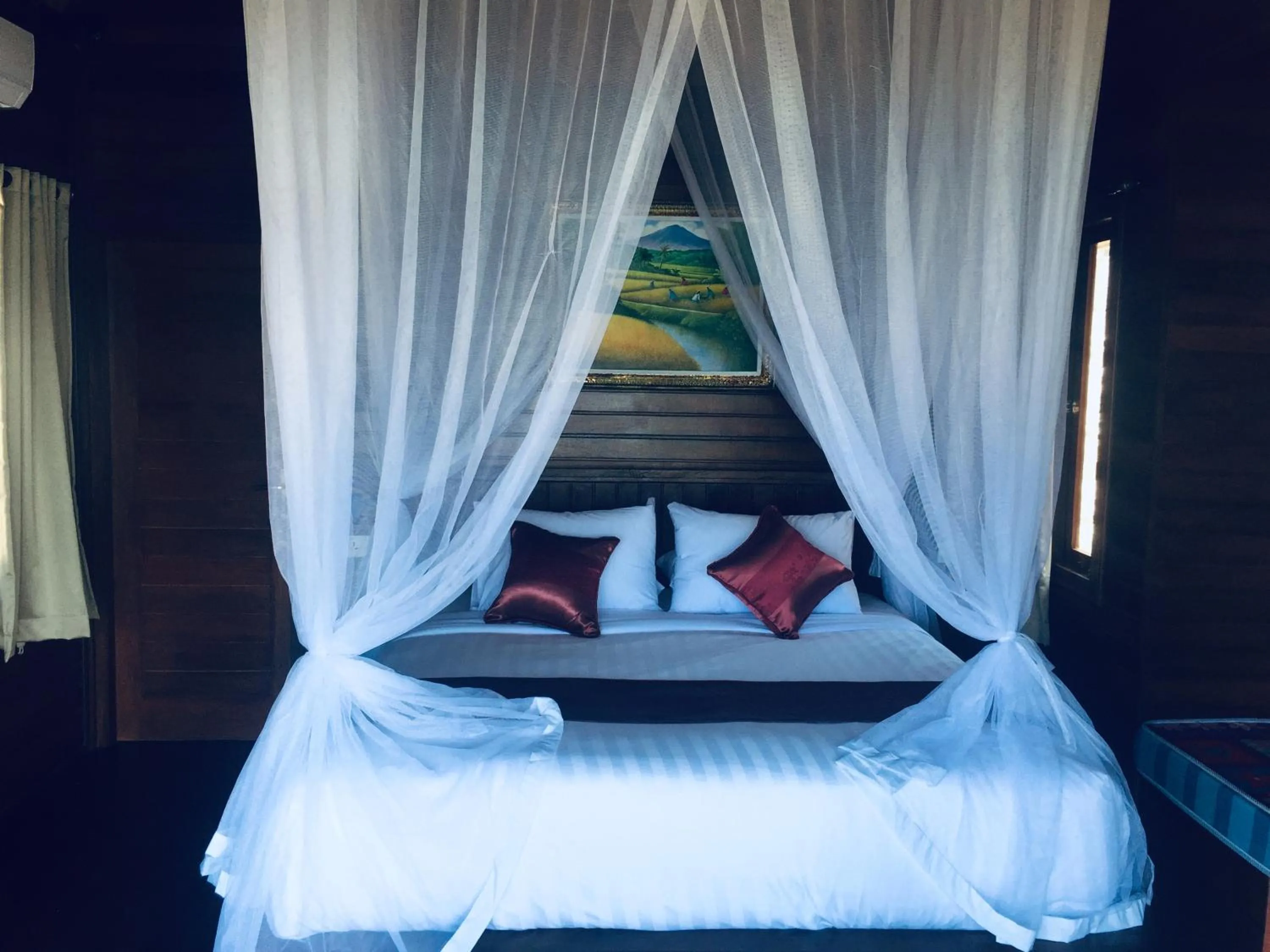 Bed in Sunday Huts Lembongan