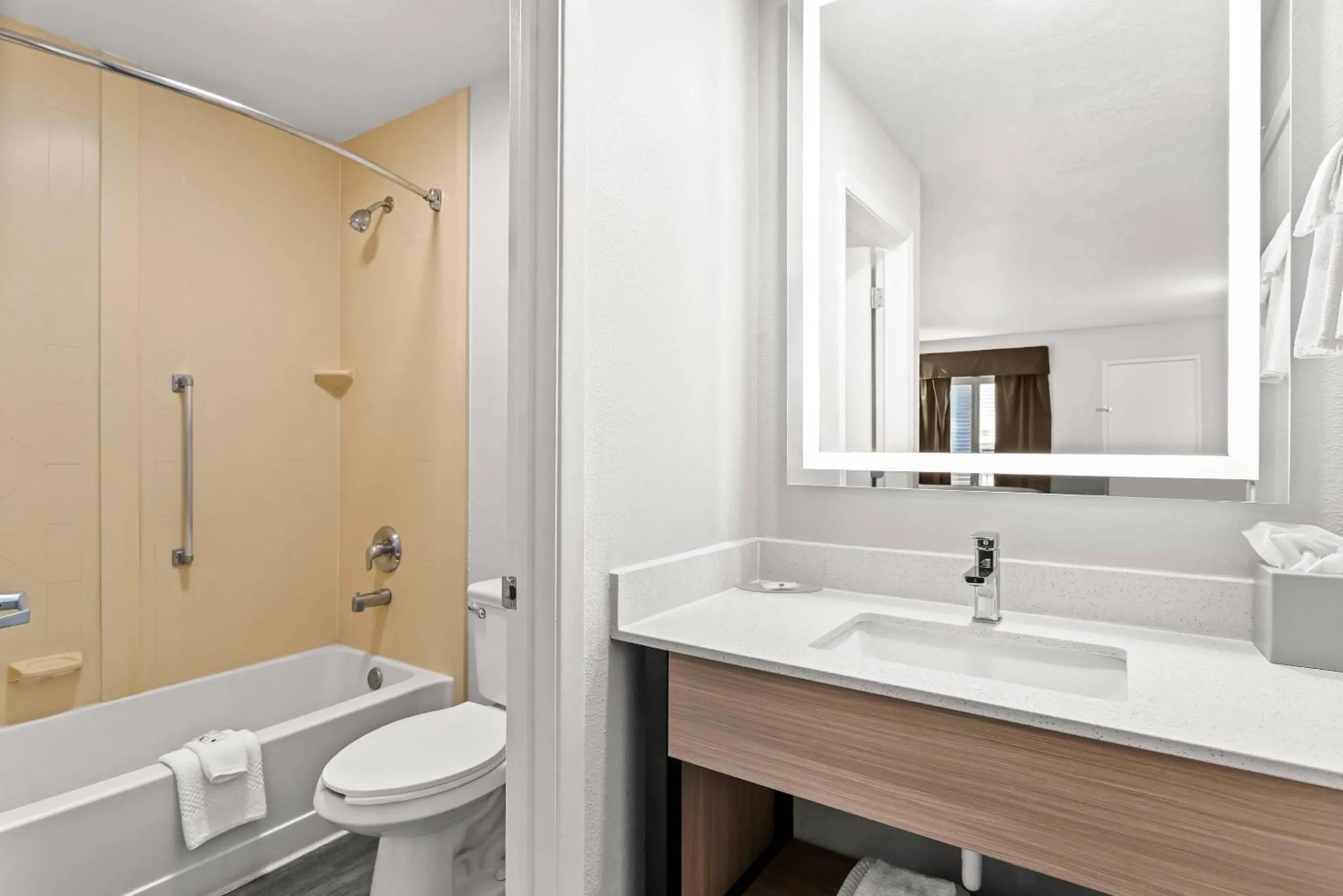 Bedroom in Quality Inn & Suites Sunport Airport Albuquerque