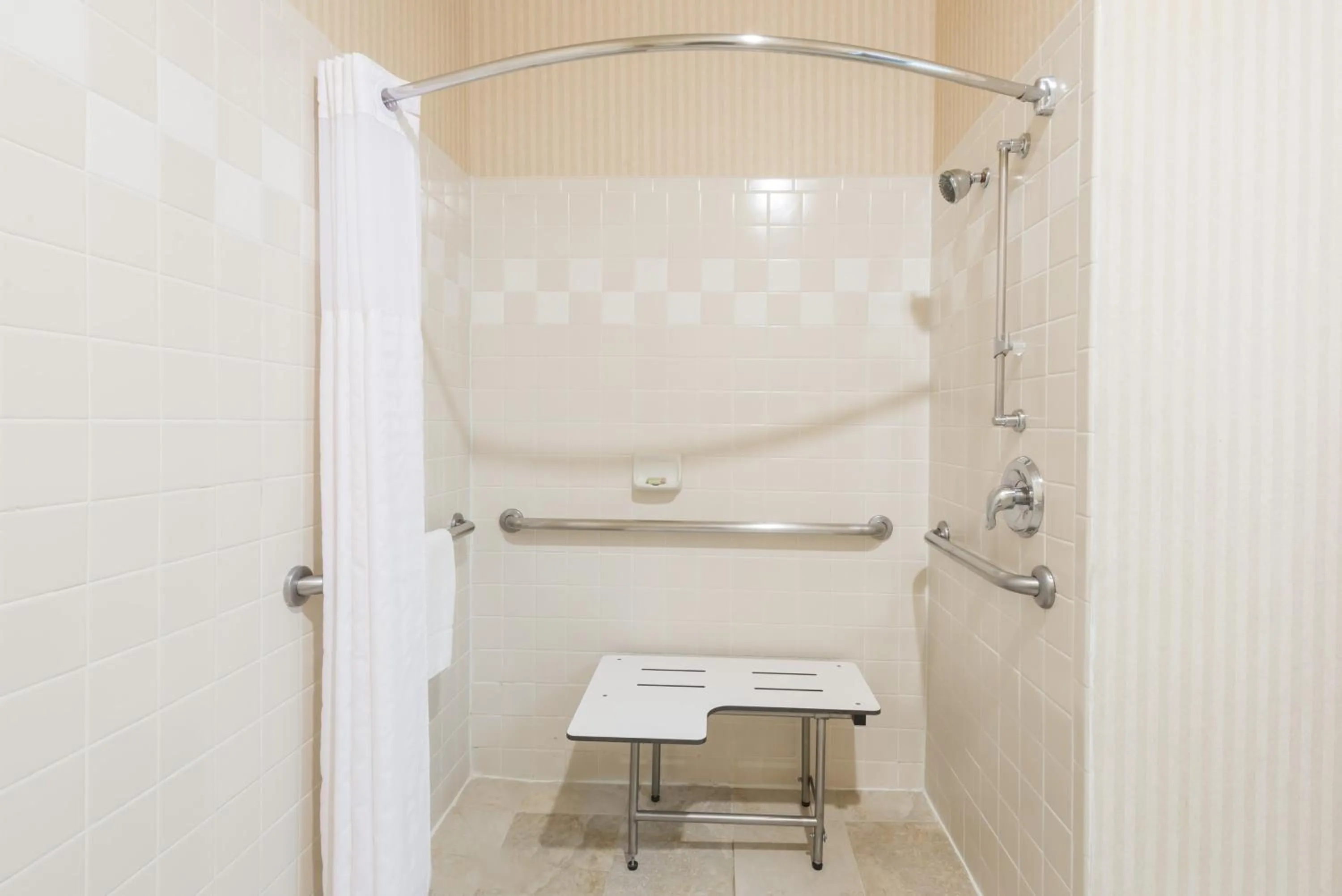 Bathroom in Quality Inn & Suites Sunport Airport Albuquerque