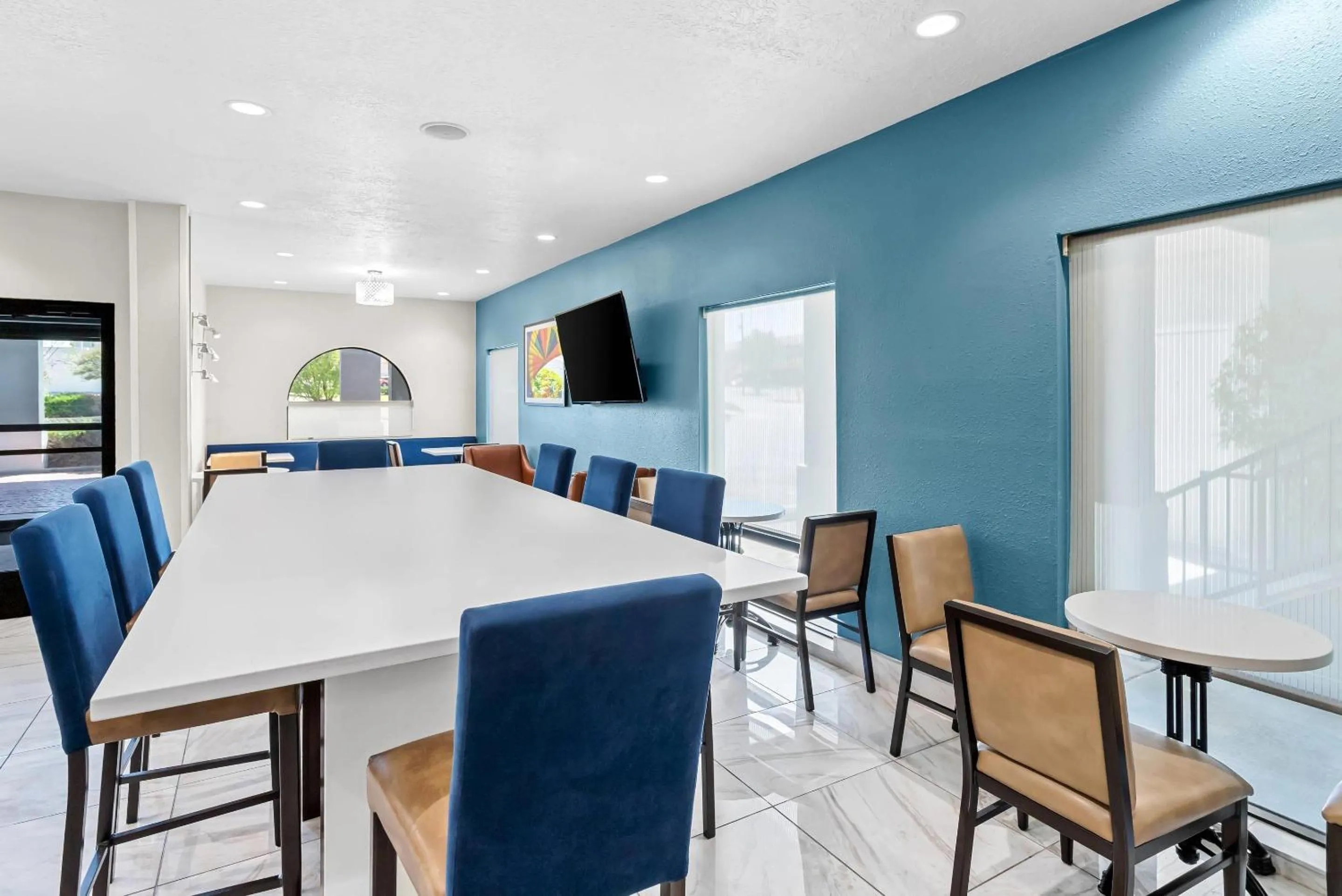 Breakfast in Quality Inn & Suites Sunport Airport Albuquerque