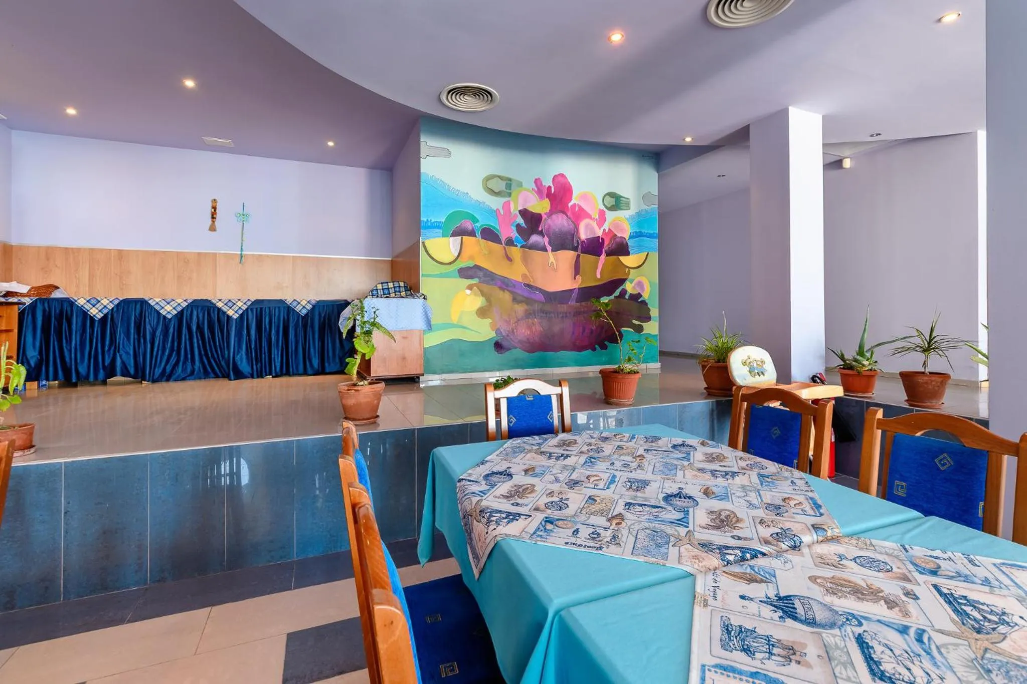 Restaurant/places to eat in Hotel Evridika