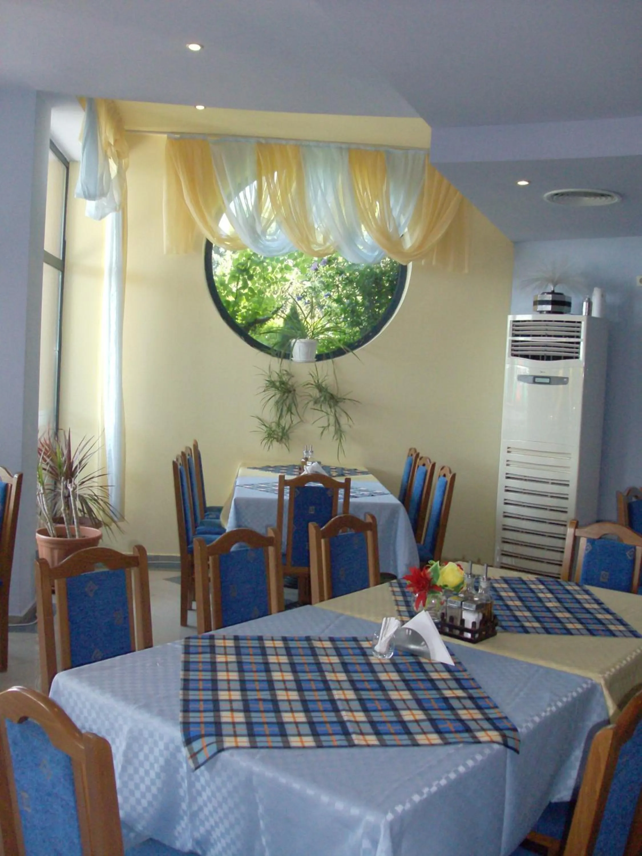 Dining area in Hotel Evridika