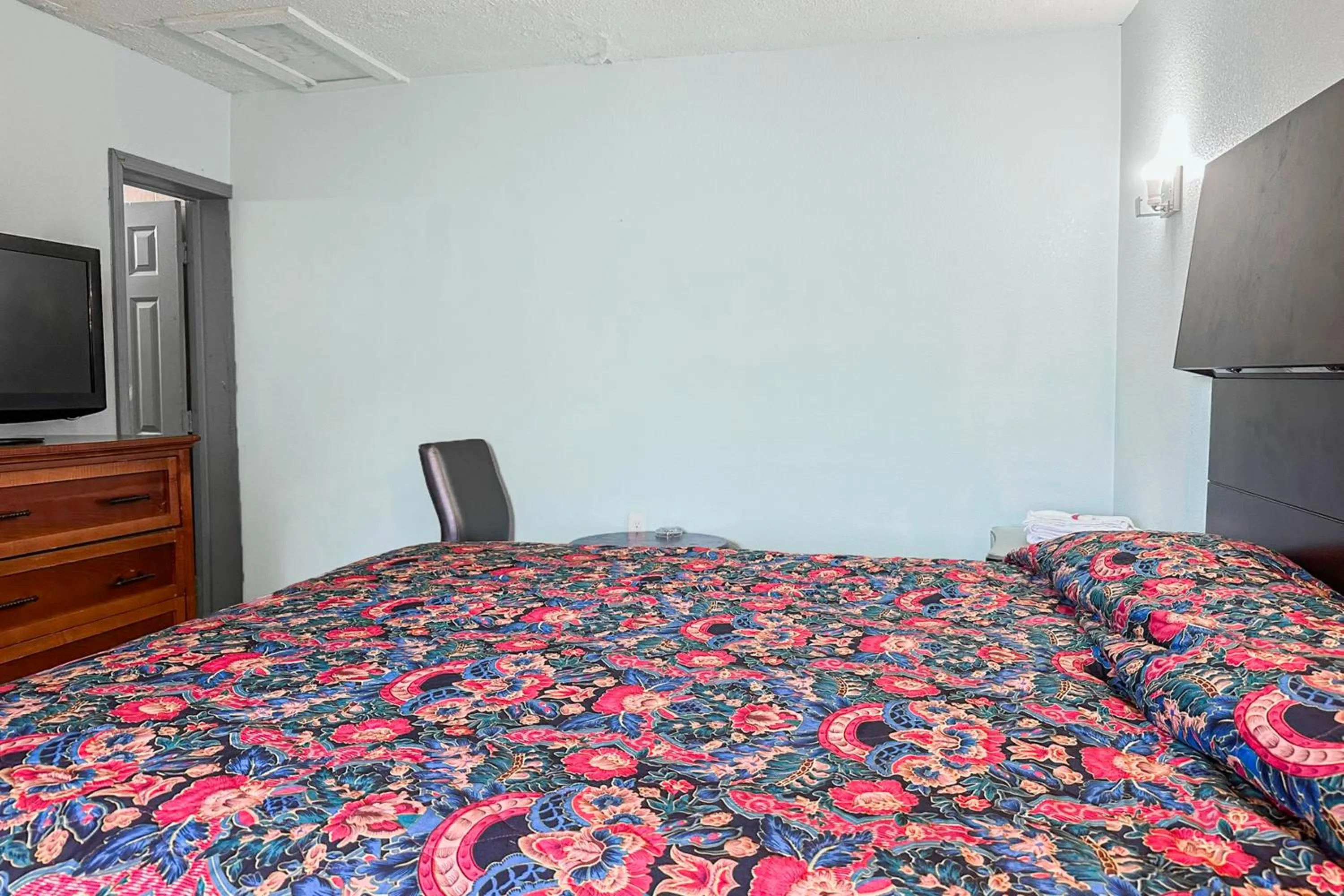 Bedroom, Bed in OYO Hotel Jonesboro Near Atlanta Airport