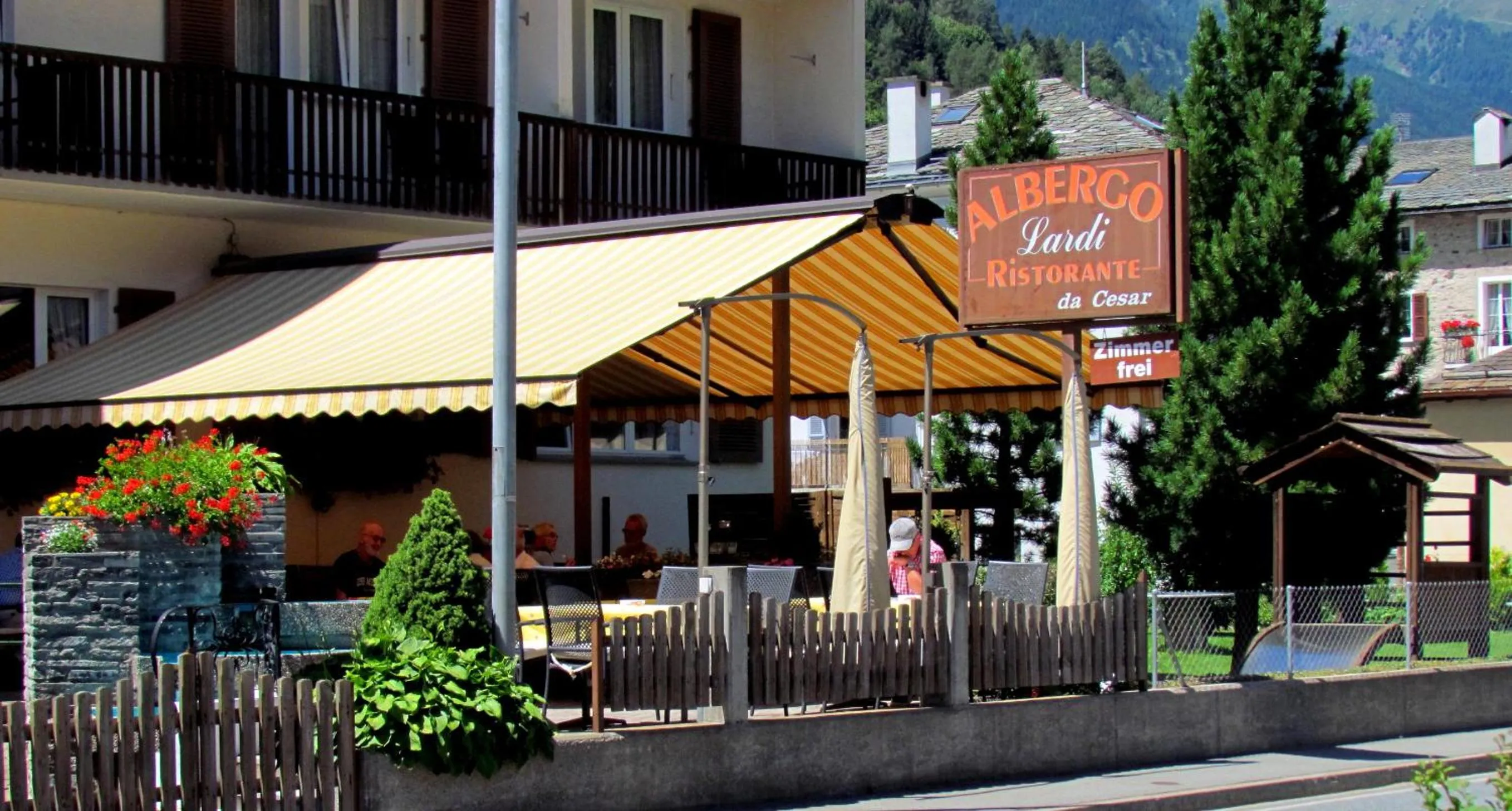 Facade/entrance in Albergo Lardi