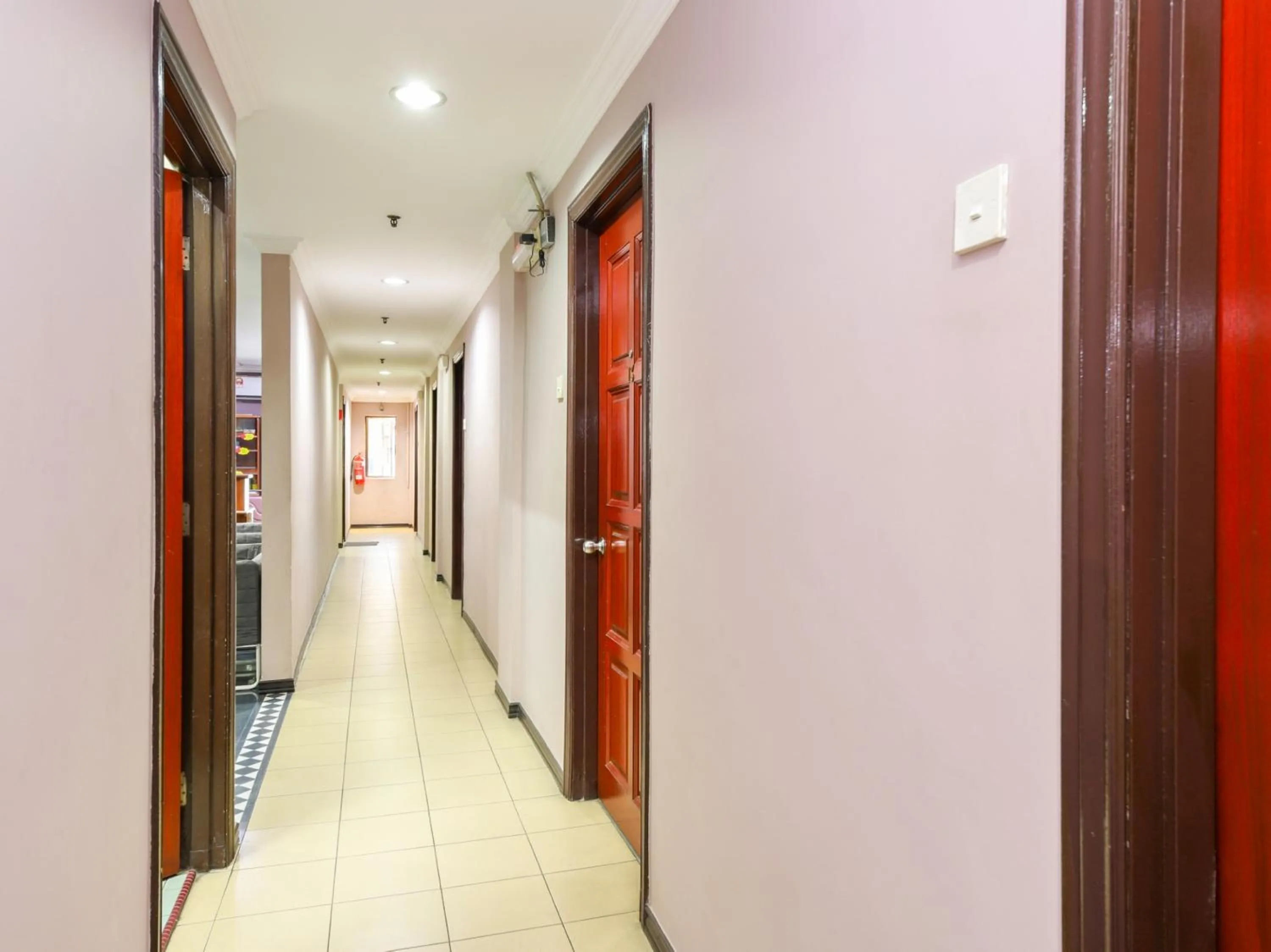 Floor plan in OYO 472 Comfort Hotel 1