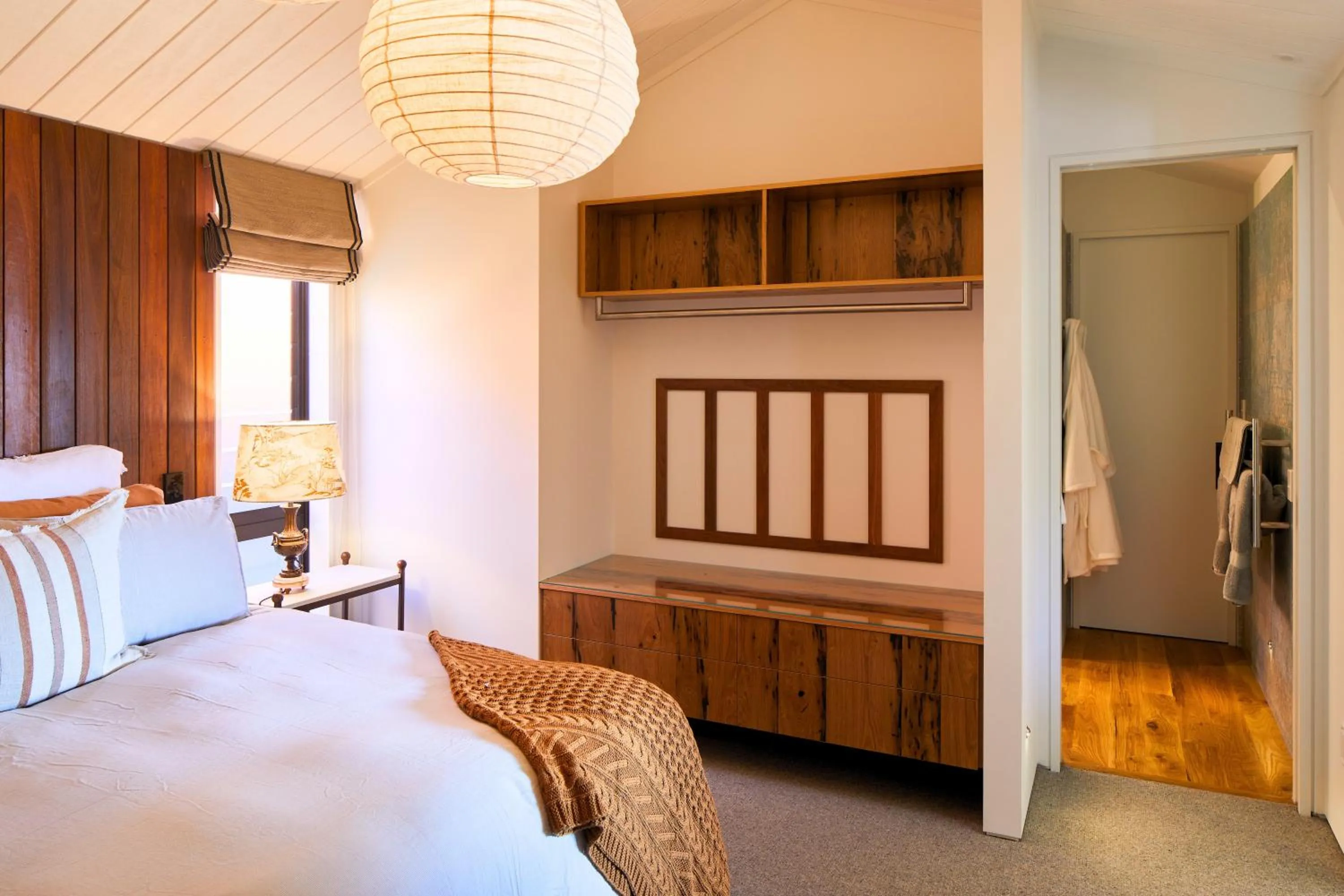 Bed in Newton Heights