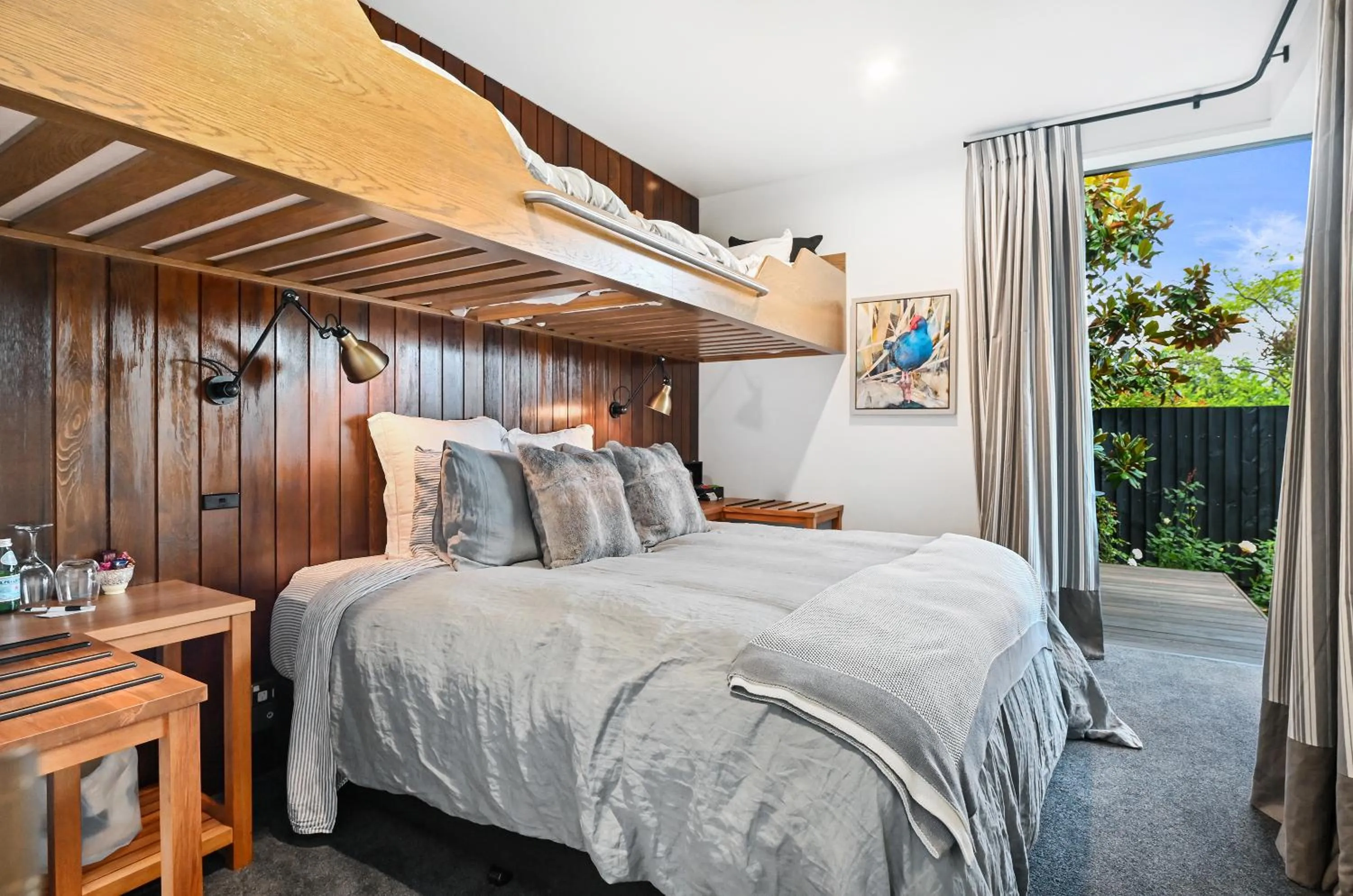 Kids's club, Bed in Newton Heights