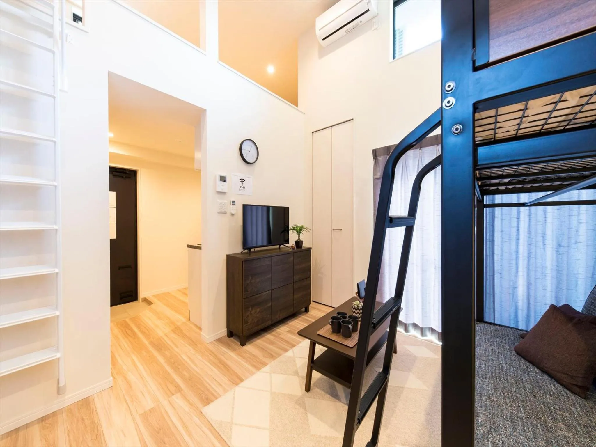 bunk bed in TRIP POD MINOSHIMA A