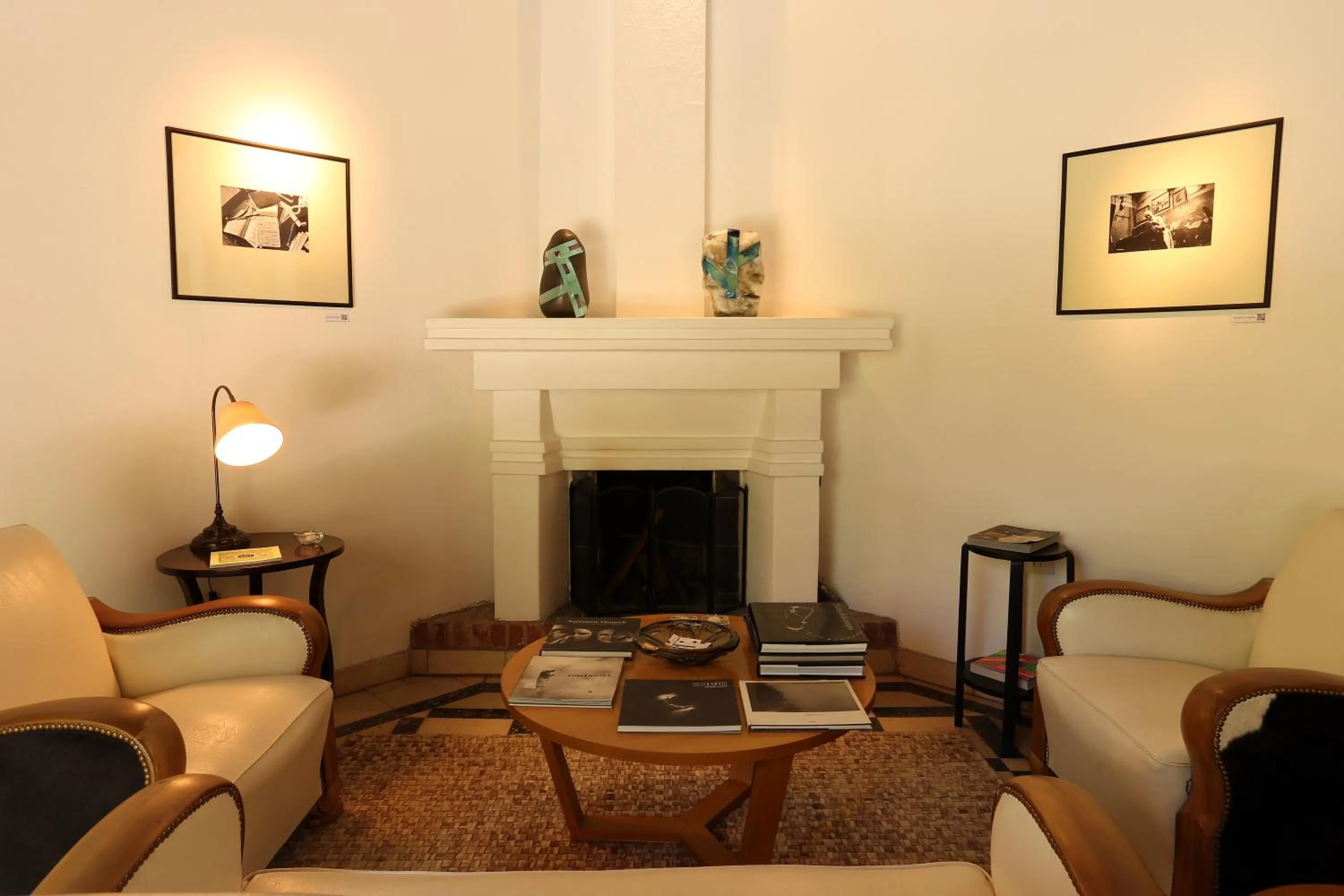 Communal lounge/ TV room in Finca Adalgisa