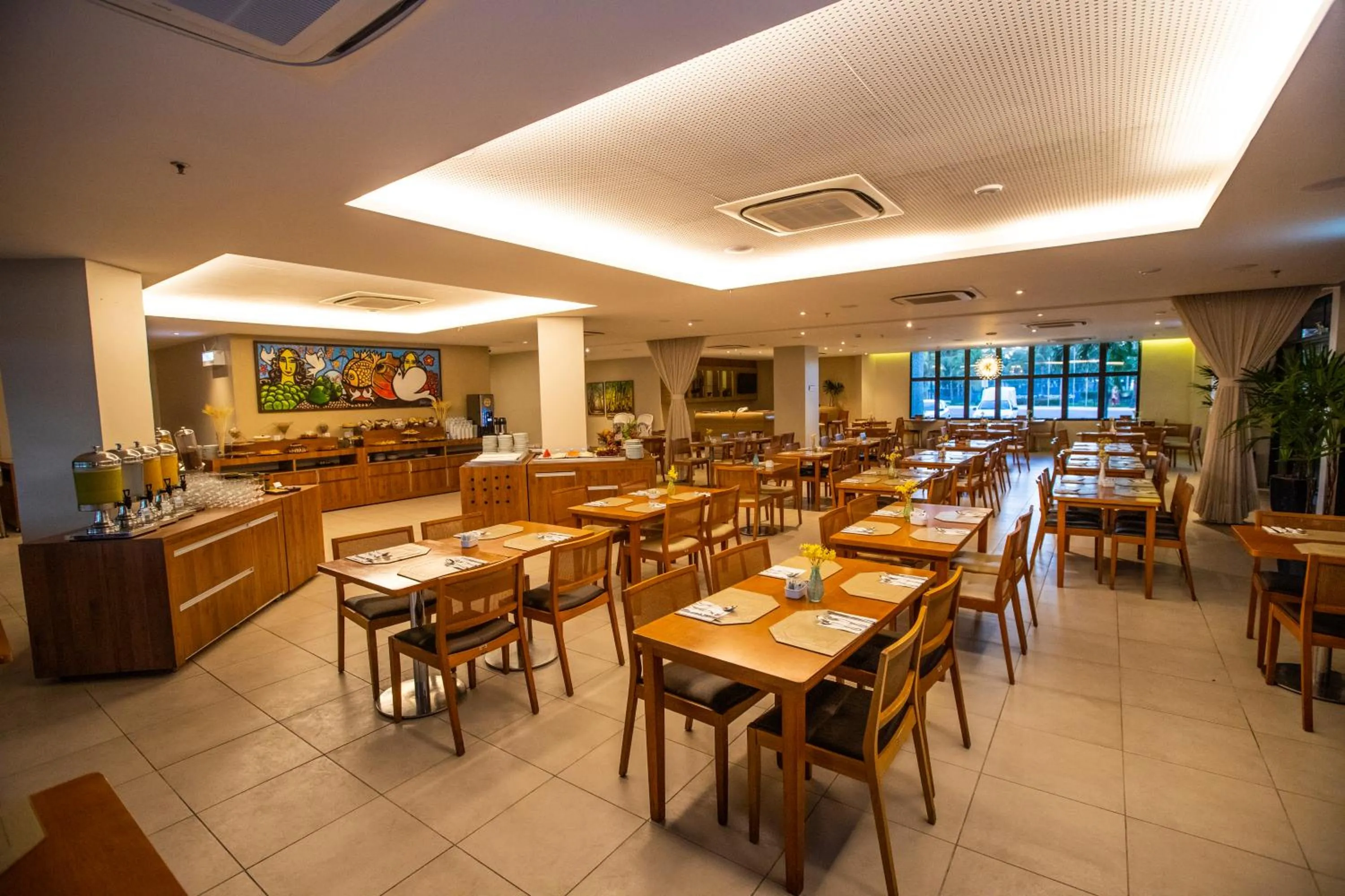 Restaurant/places to eat in Del Mar Hotel