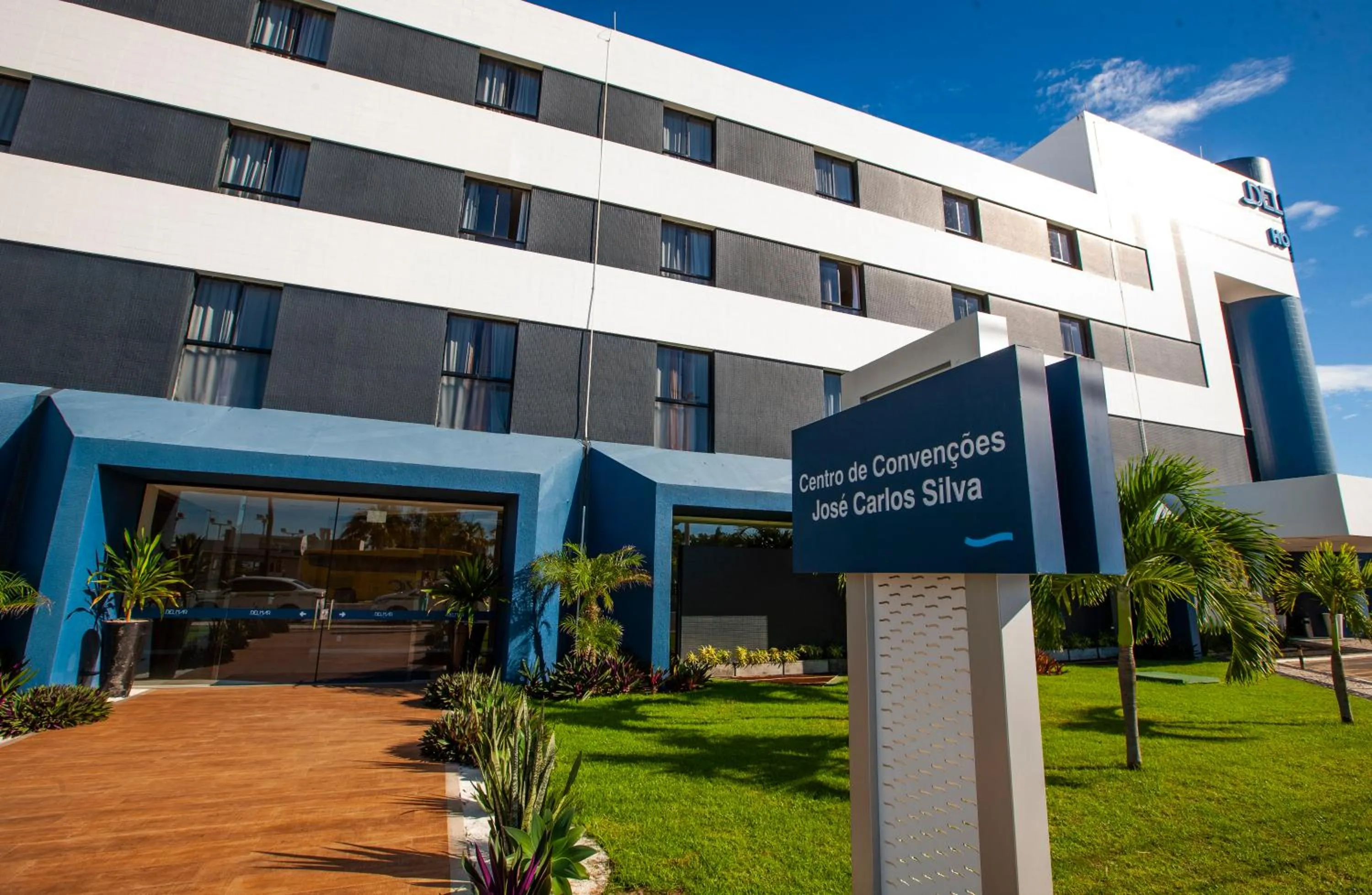 Property building in Del Mar Hotel