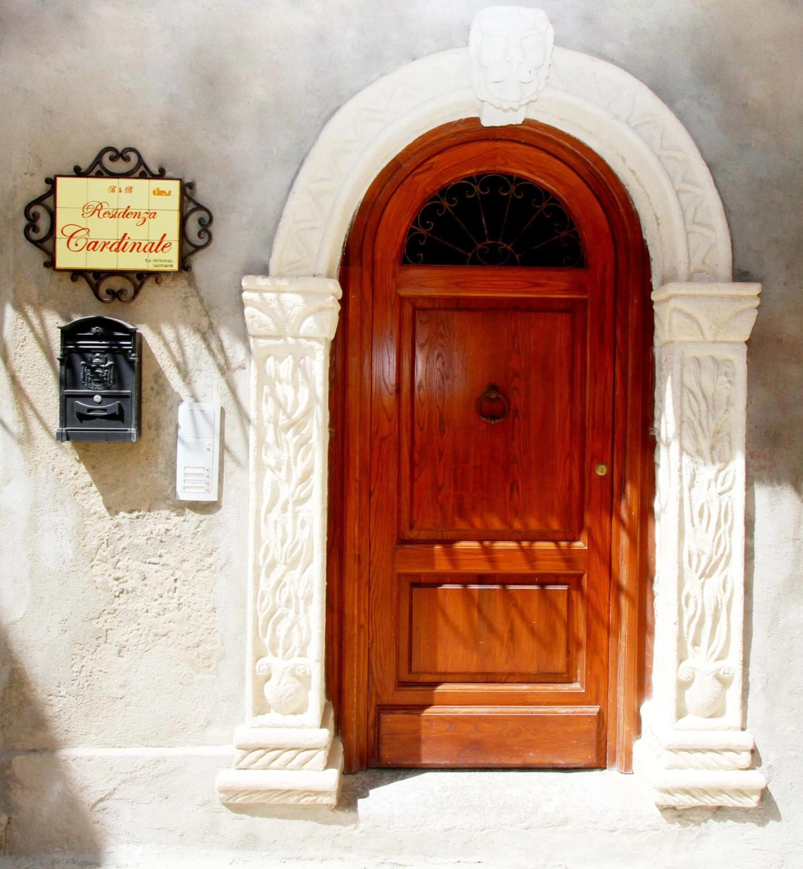 Facade/entrance in B&B Residenza Cardinale