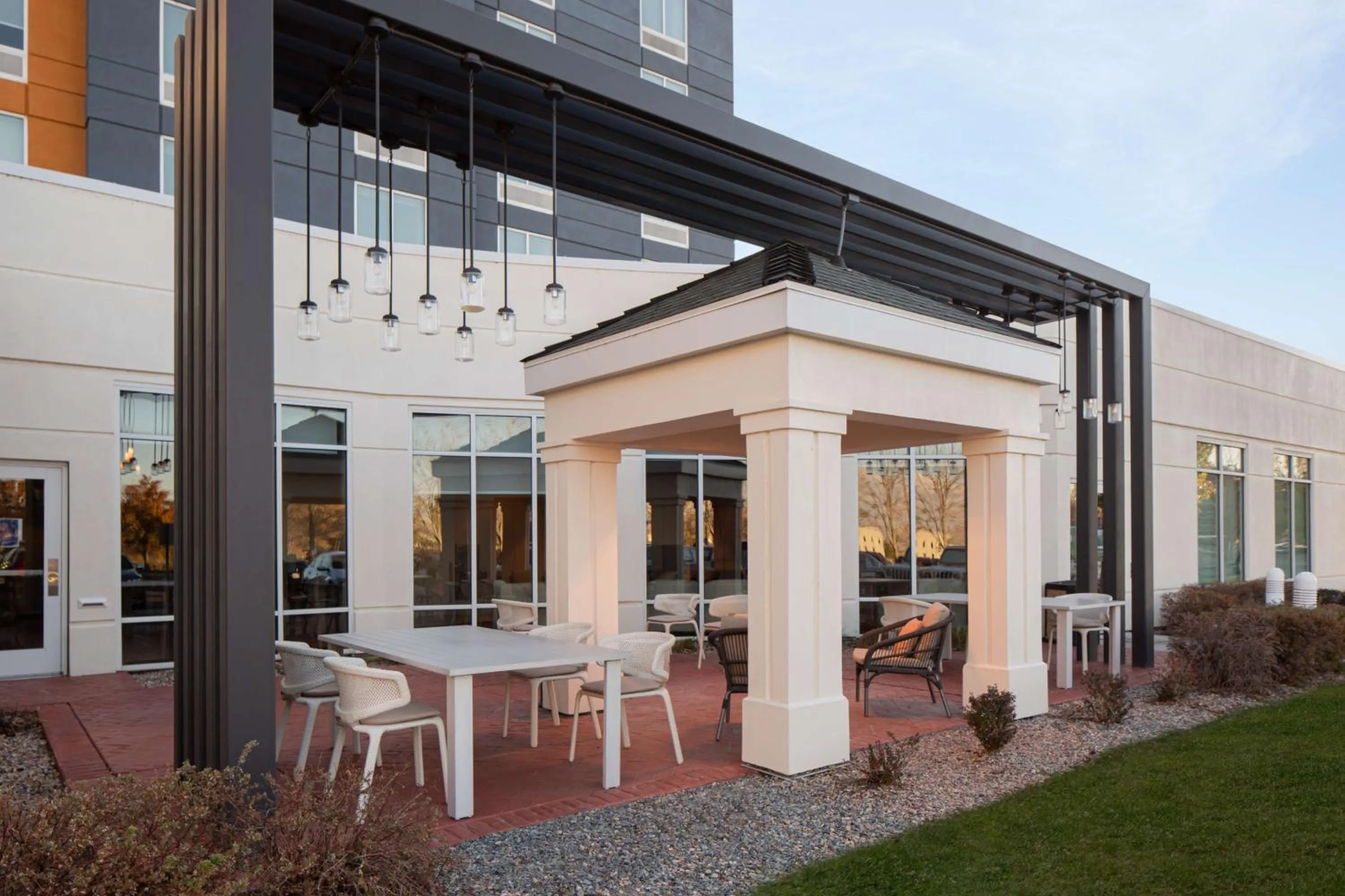 Patio in Hilton Garden Inn - Salt Lake City Airport