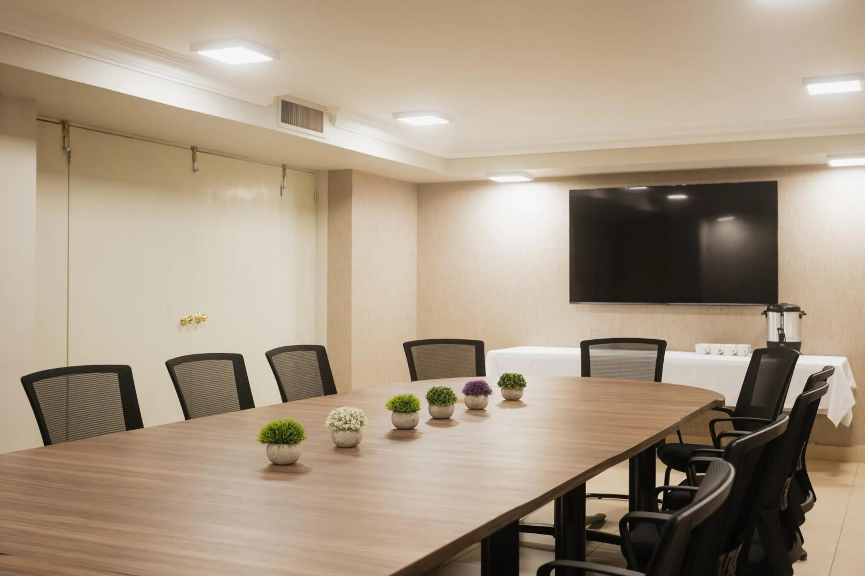 Communal lounge/ TV room in Hotel Parque Central