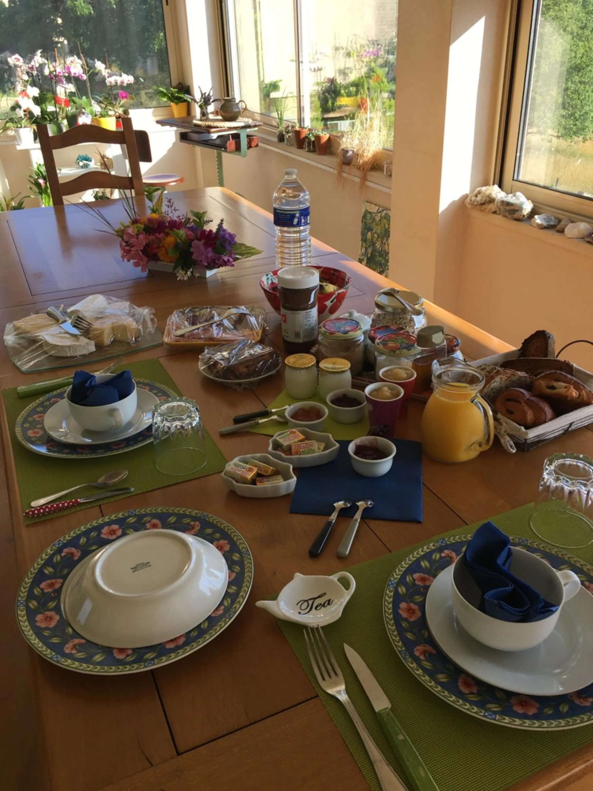 Continental breakfast in Chambre d'hôtes Le clos de Rapevache