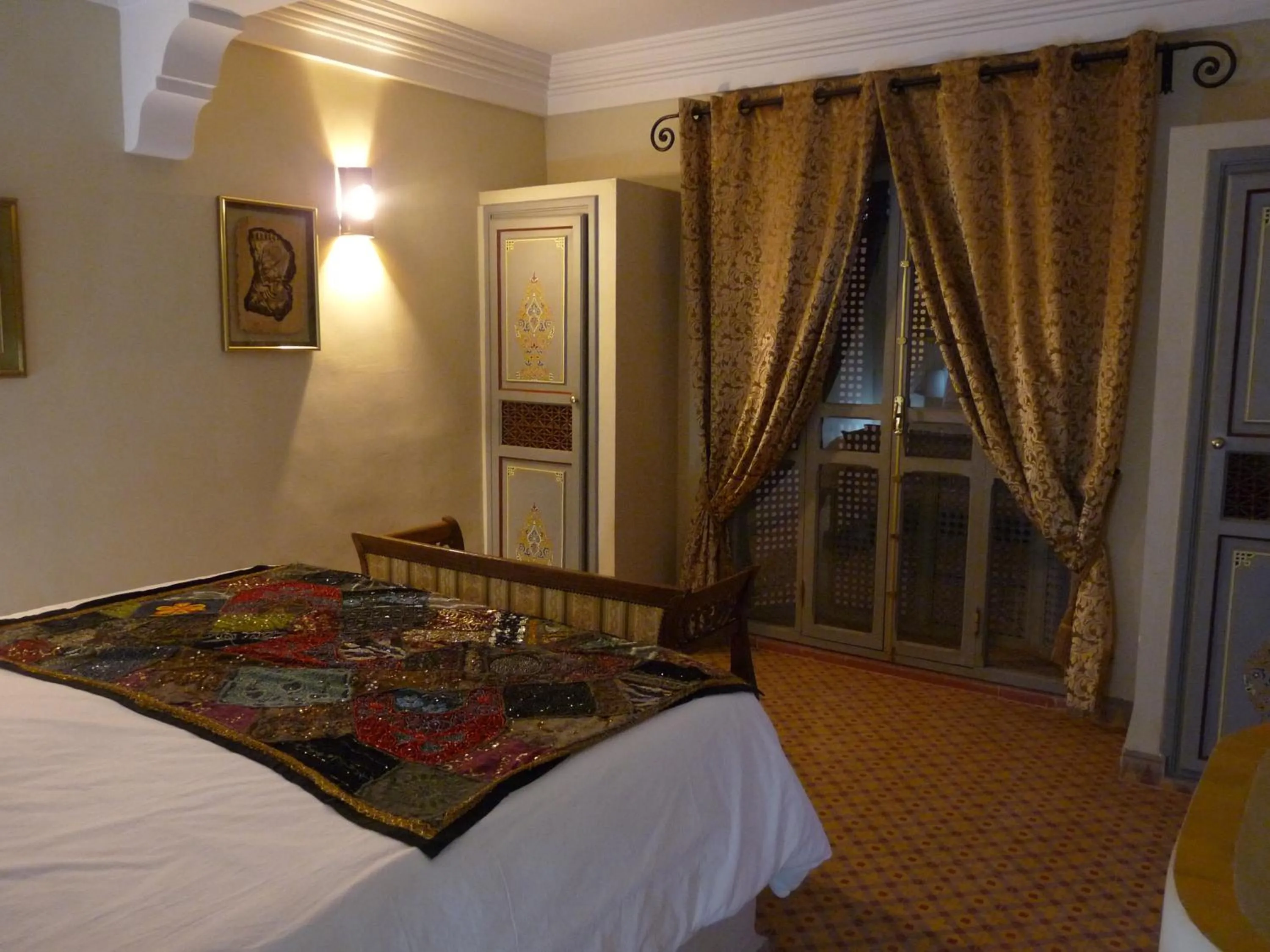 Photo of the whole room, Bed in Riad Noos Noos & Spa