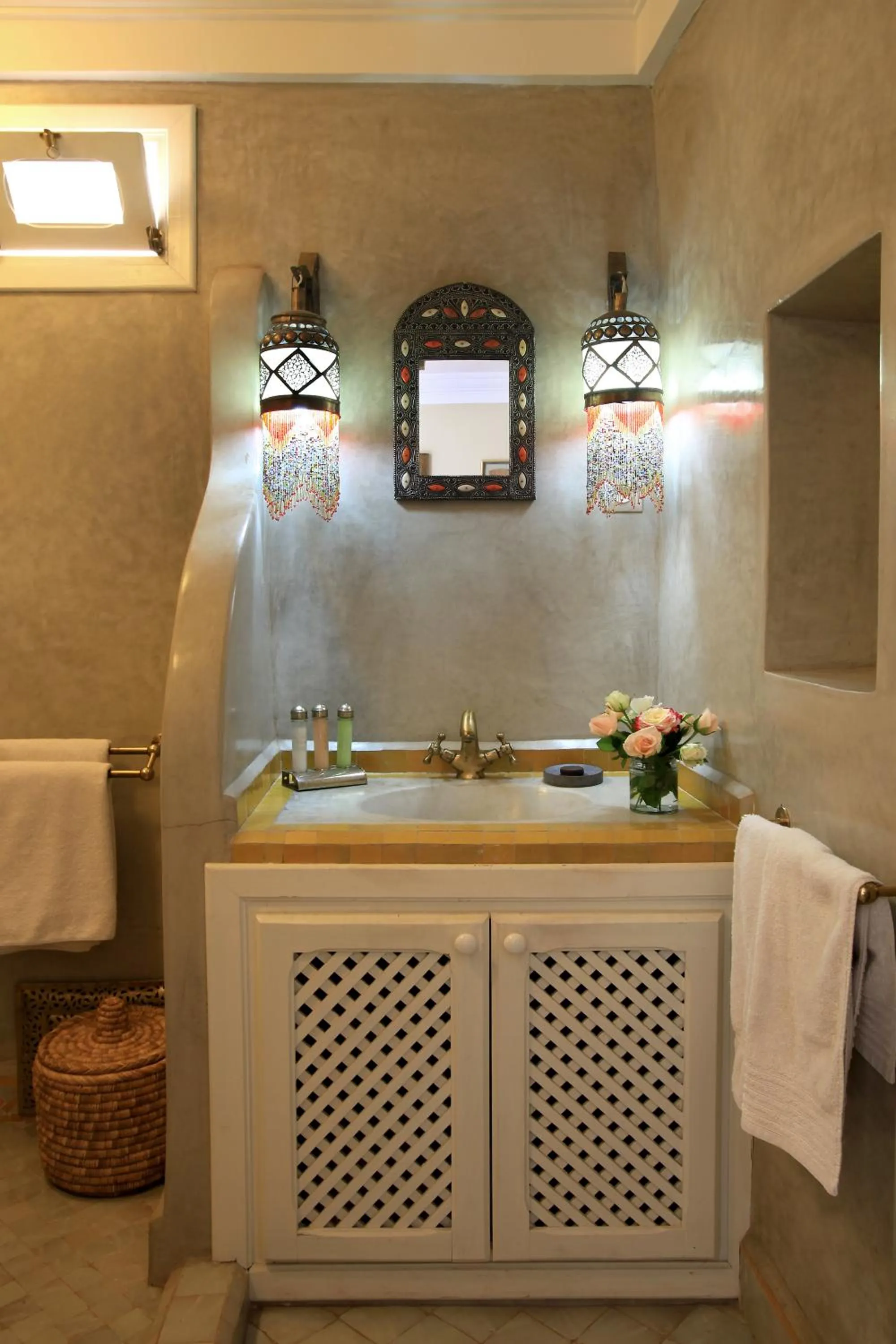 Bathroom in Riad Noos Noos & Spa