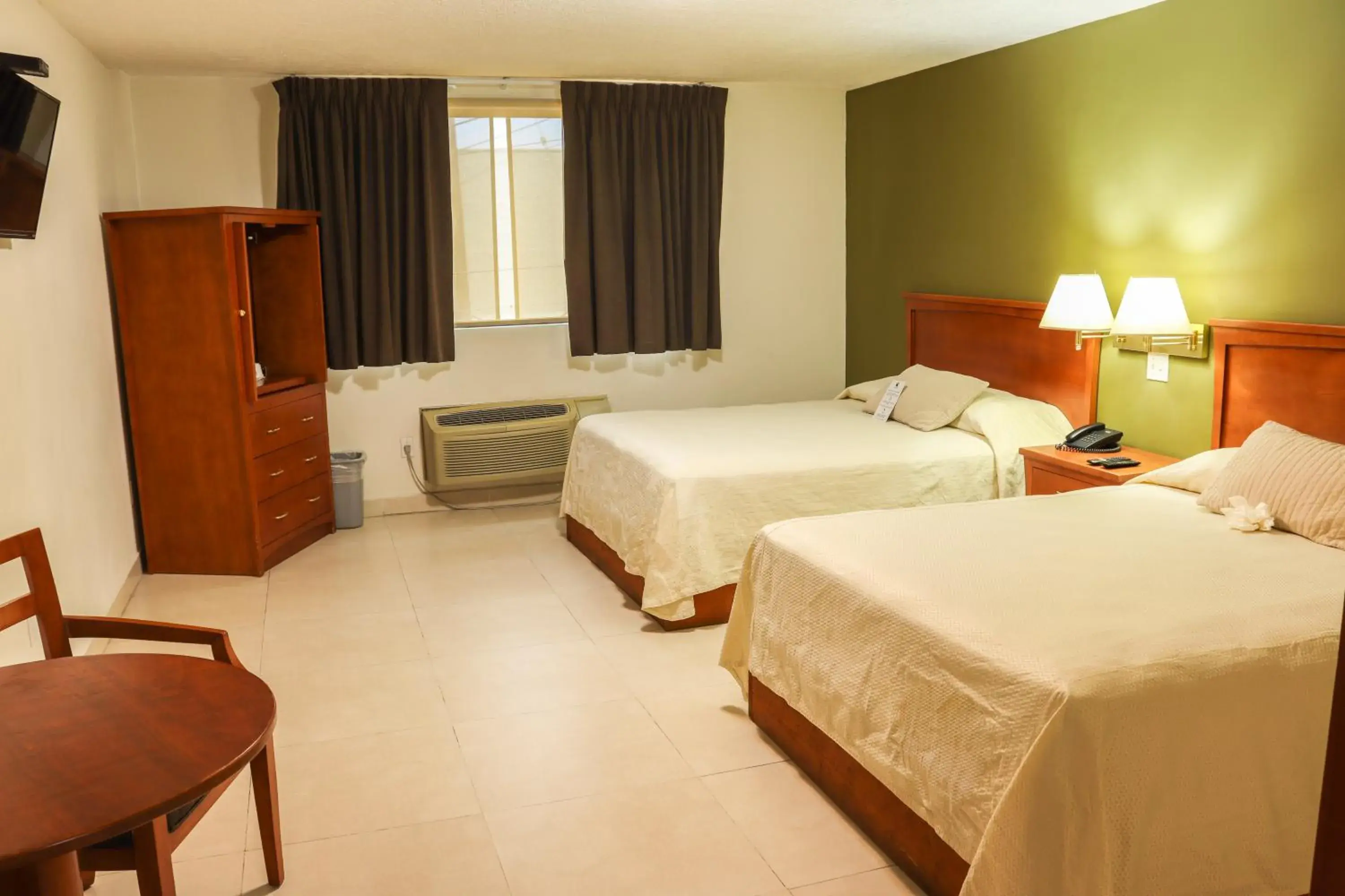 Large Double Room in Baja Inn Hoteles La Mesa Large Double Room in Baja Inn Hoteles La Mesa