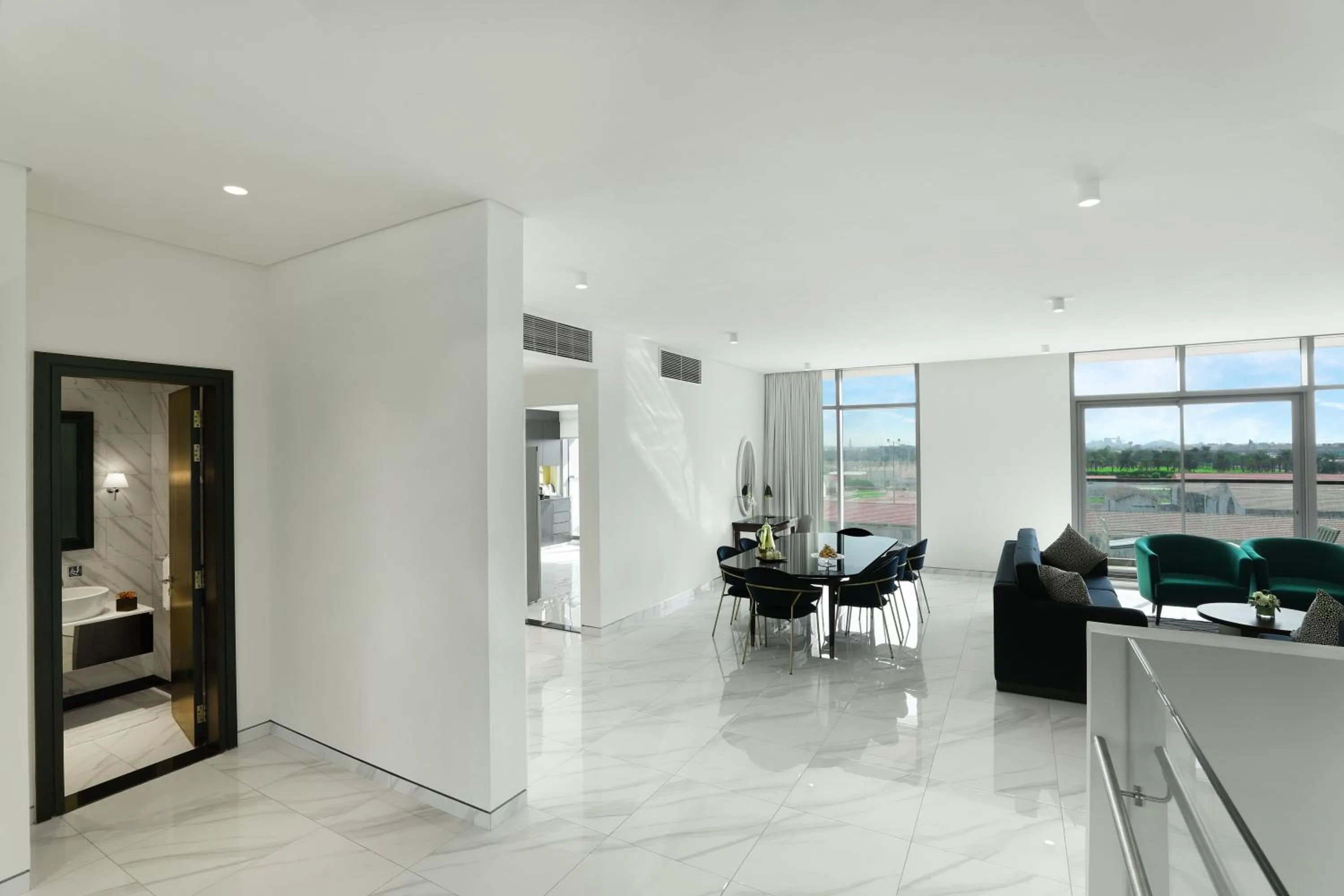 Area and facilities in Millennium Atria Business Bay