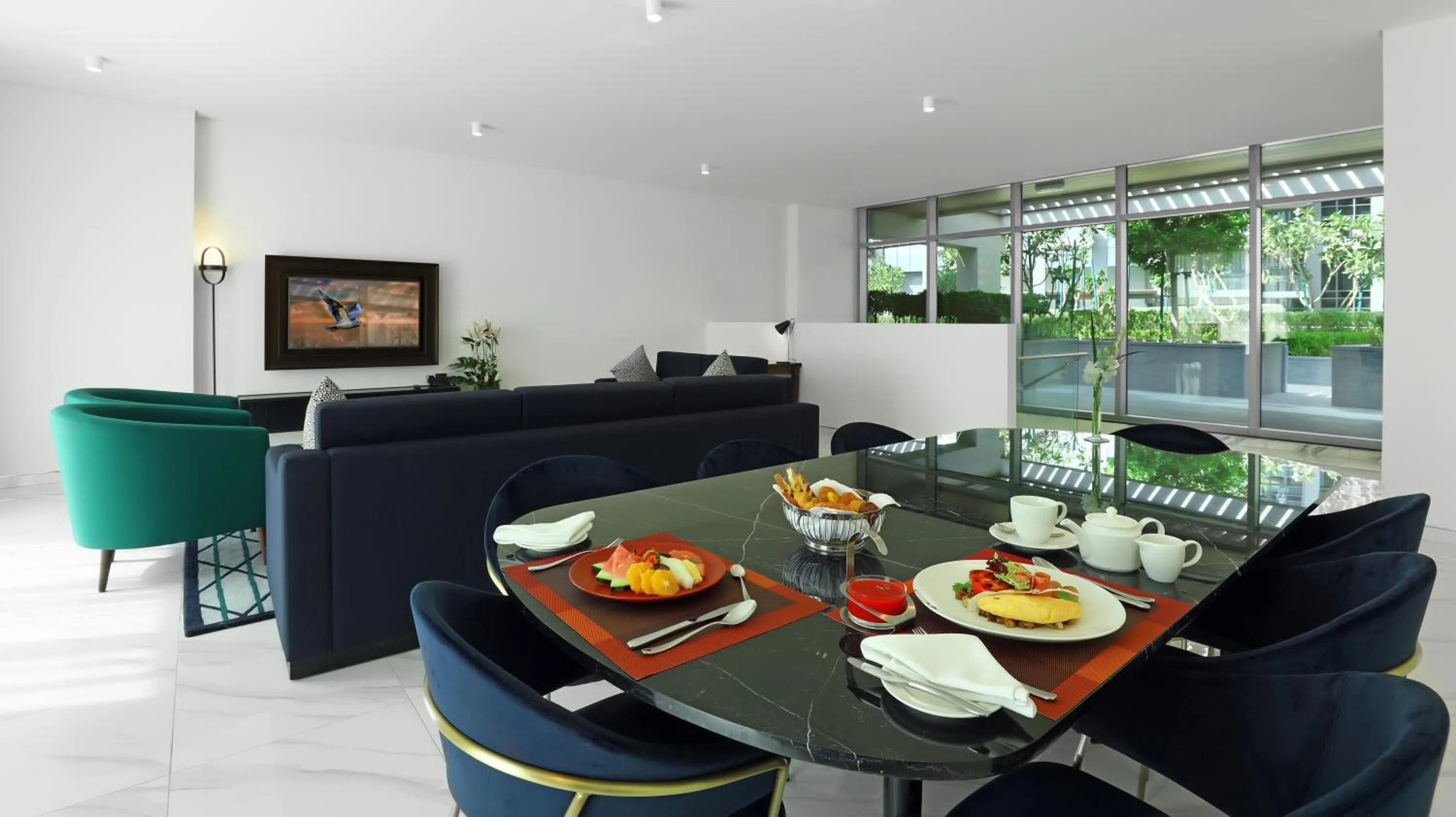 Area and facilities in Millennium Atria Business Bay