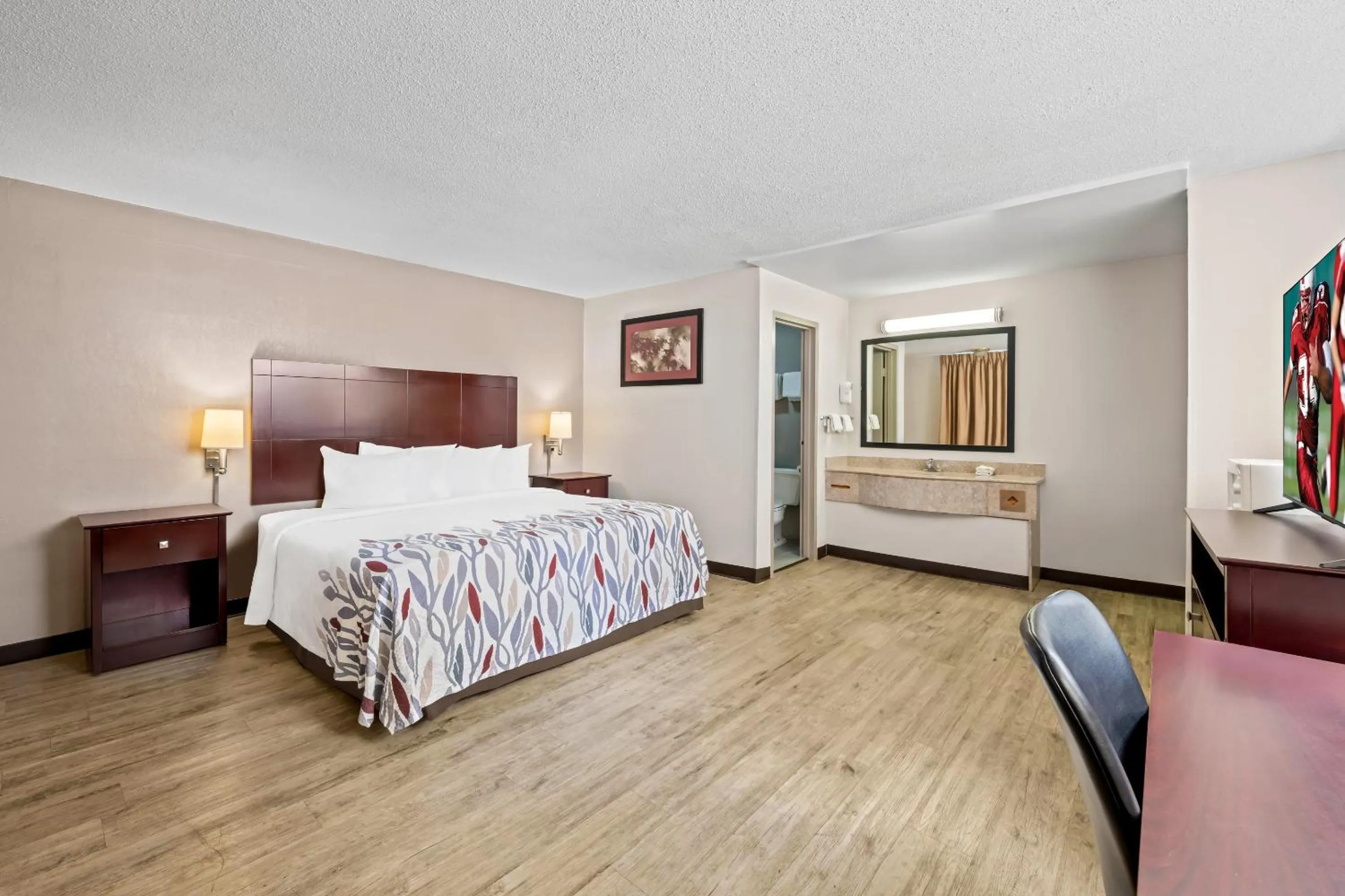 Bedroom, Bed in Red Roof Inn Abingdon