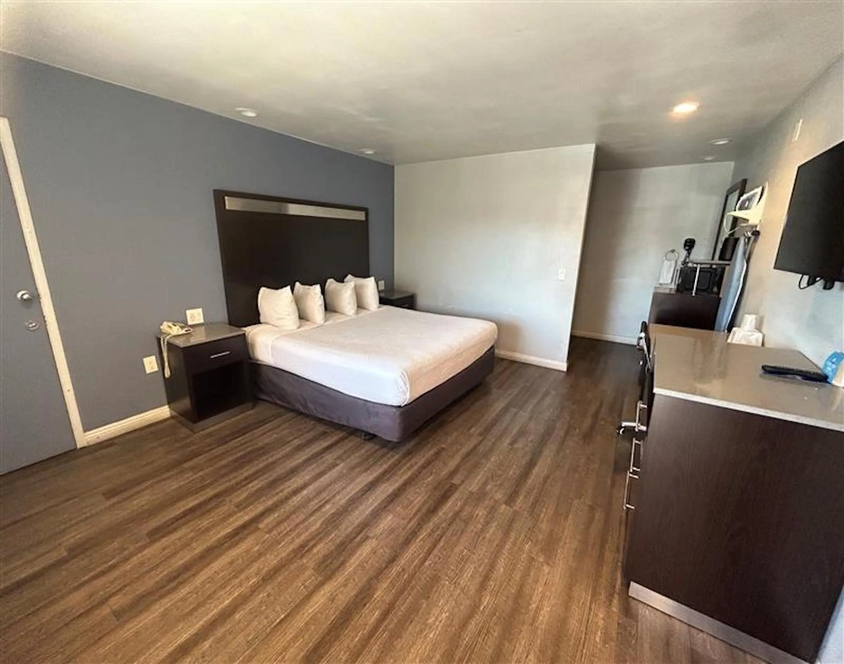 Bed in Motel 6 Yuba City, CA