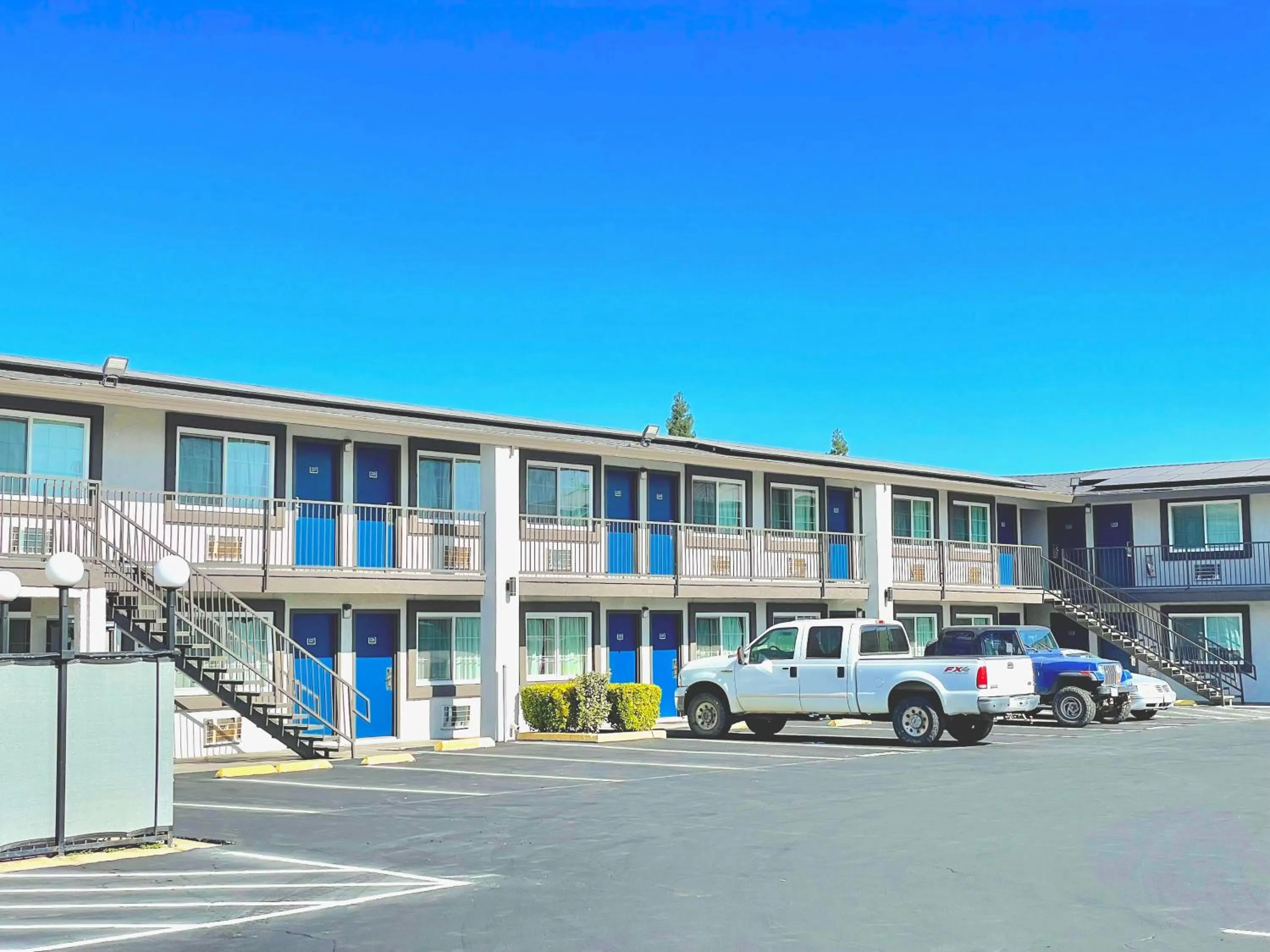 Property building in Motel 6 Yuba City, CA