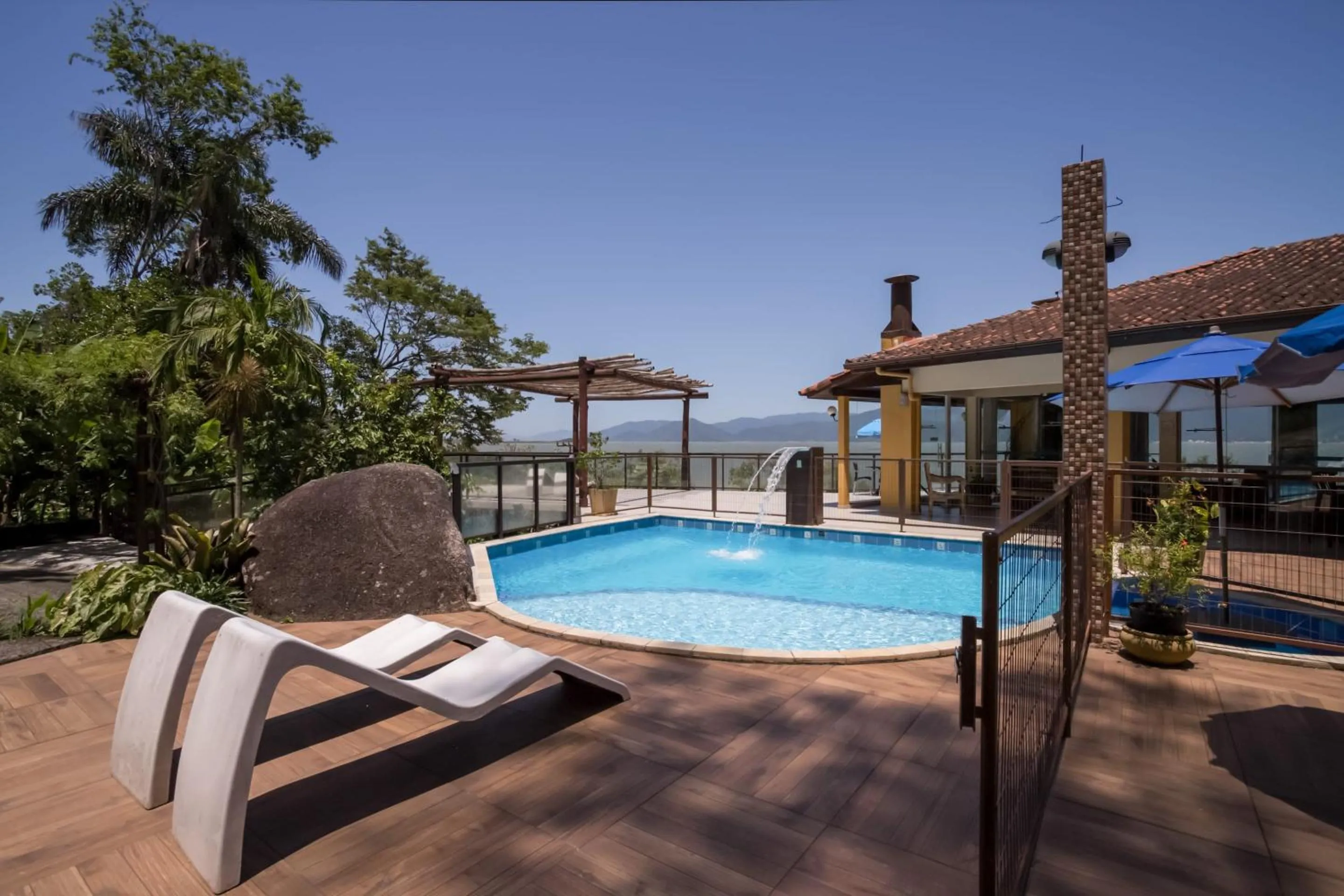 Swimming pool in Pousada Ecomar