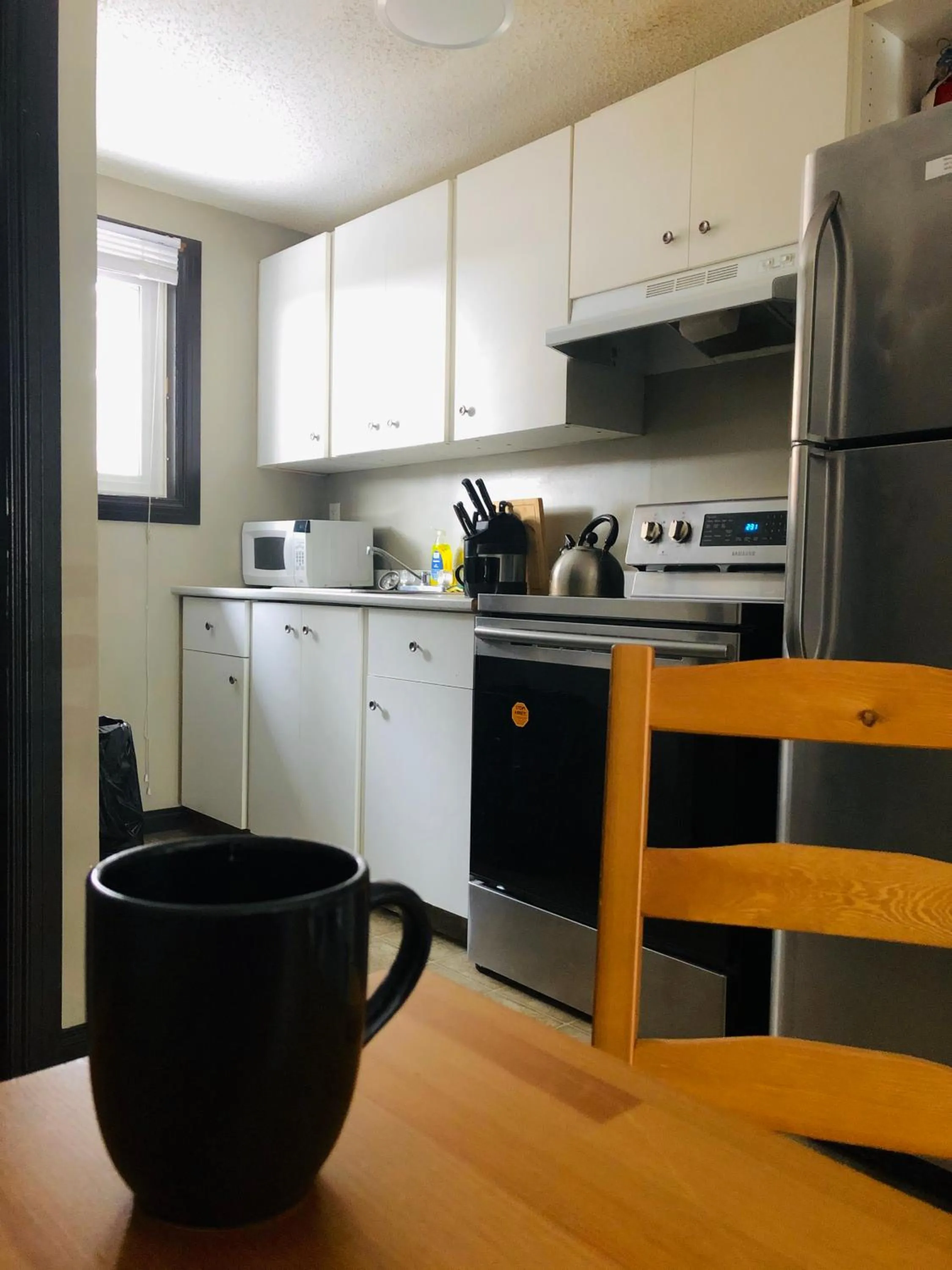 Kitchen or kitchenette in Banff International Hostel